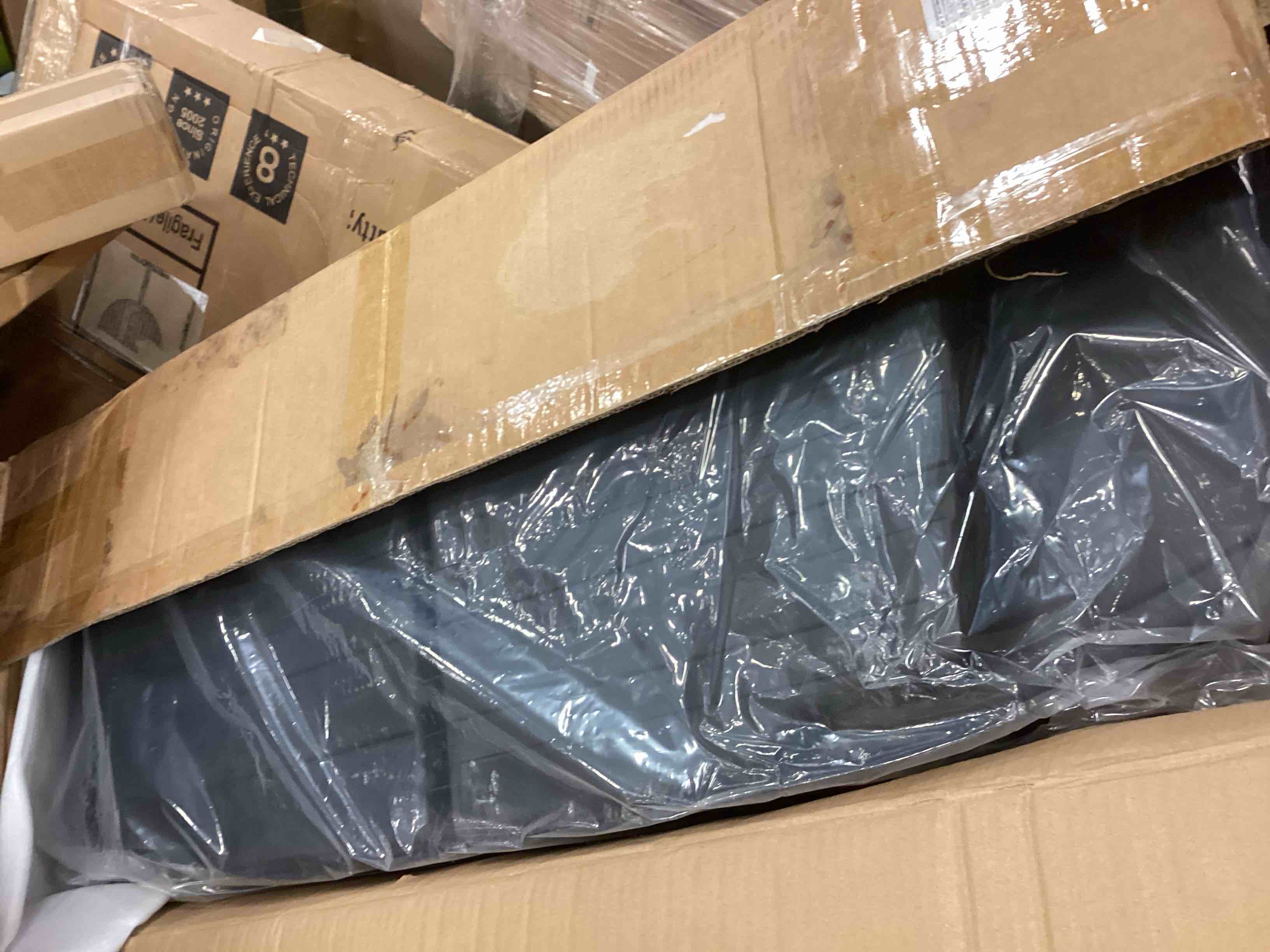 https://s3.amazonaws.com/lotting-images-prod/bidfta/TEA0411793_1732311214079.jpeg