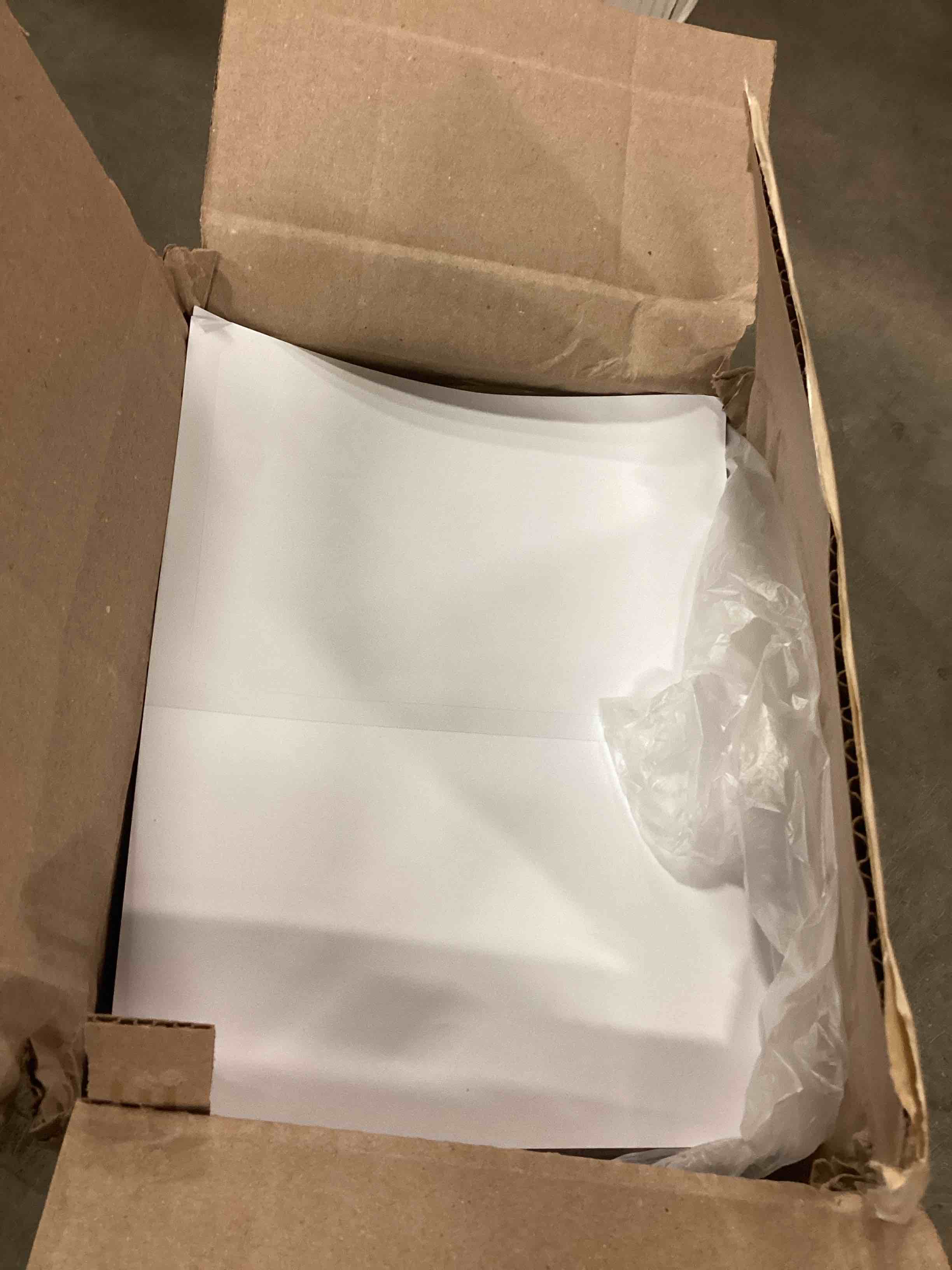 https://s3.amazonaws.com/lotting-images-prod/bidfta/TEA0414258_1731860166563.jpeg
