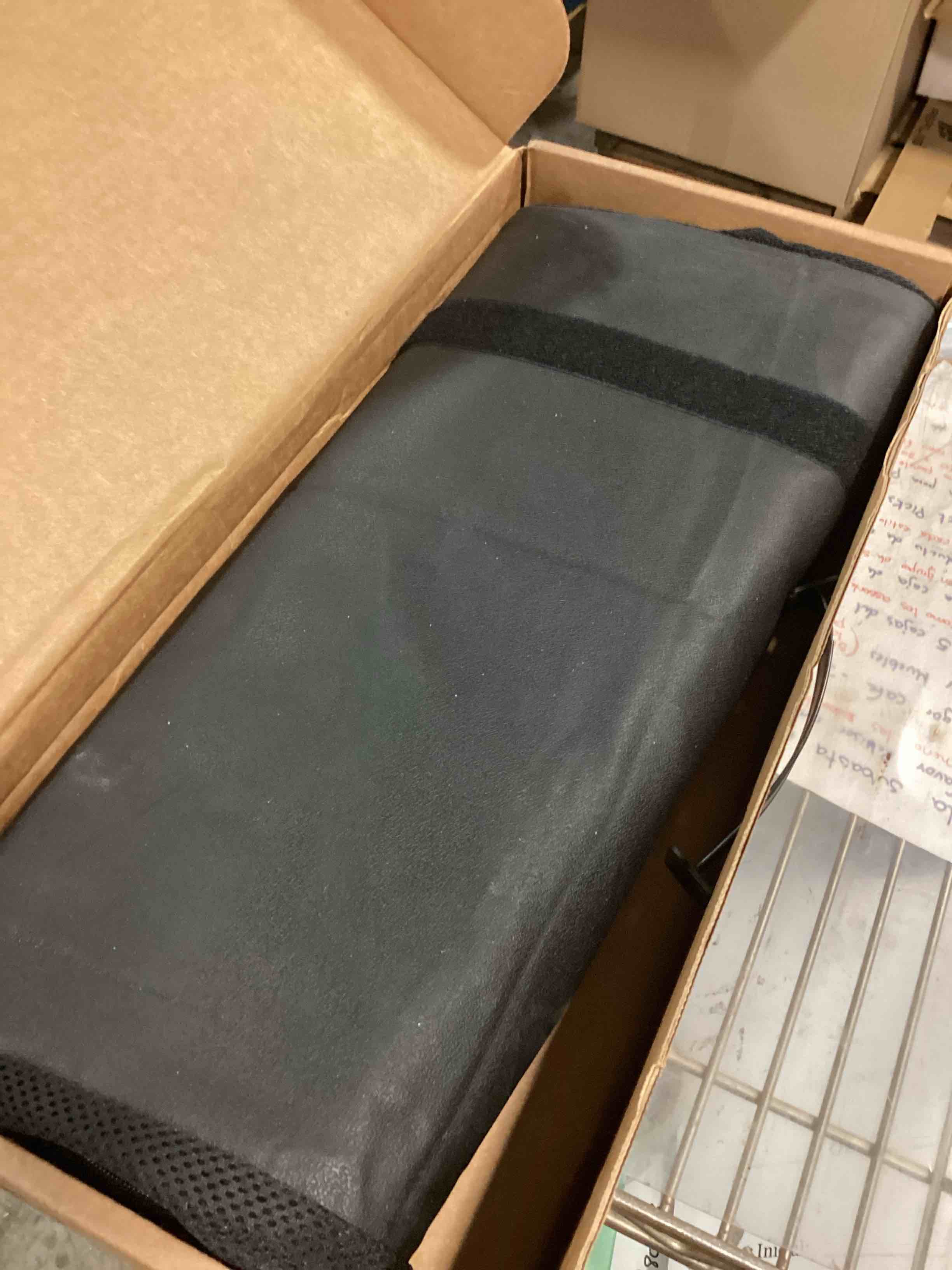 https://s3.amazonaws.com/lotting-images-prod/bidfta/TEA0414325_1731707862390.jpeg