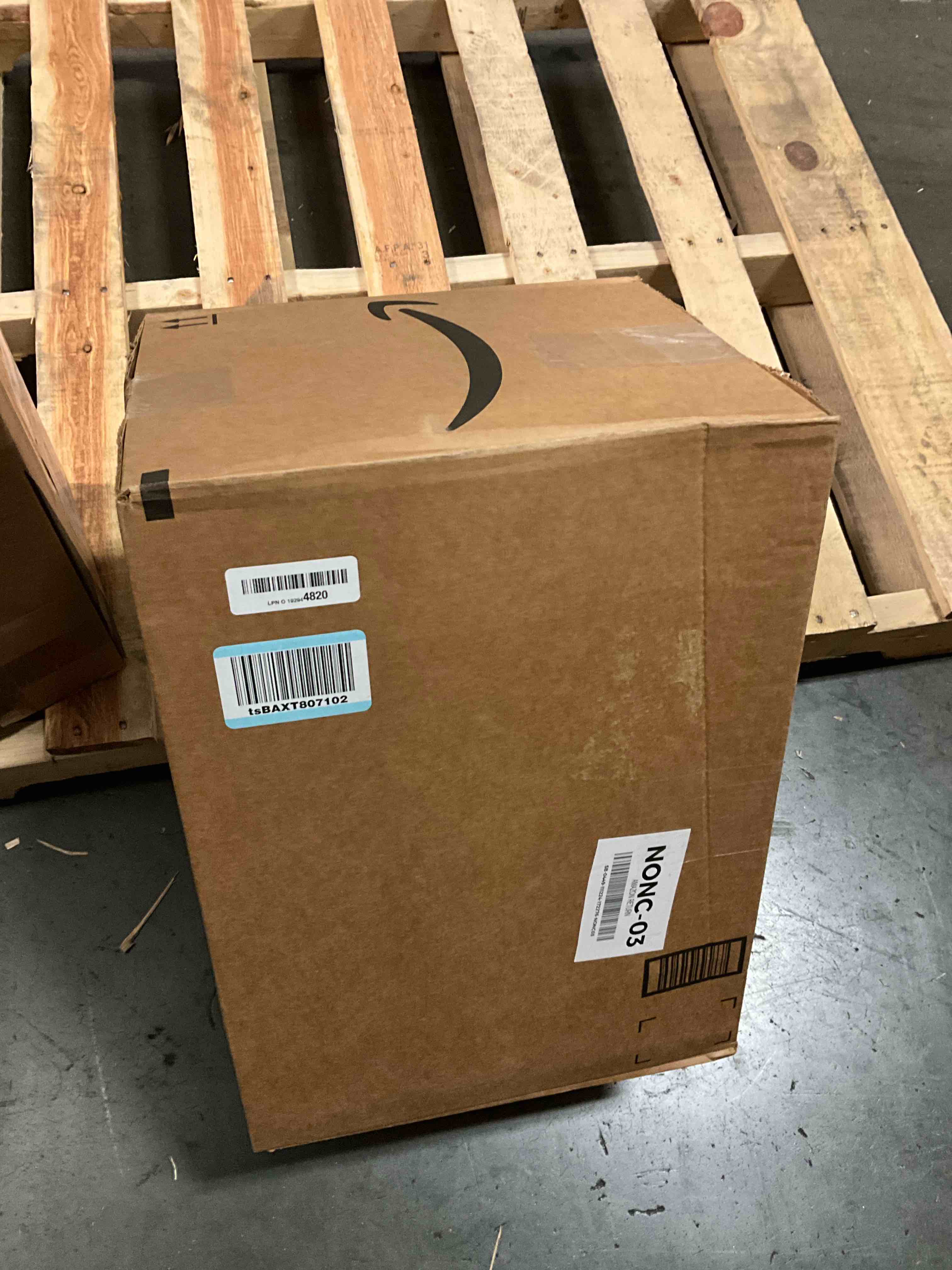 https://s3.amazonaws.com/lotting-images-prod/bidfta/TEA0417151_1733419381614.jpeg