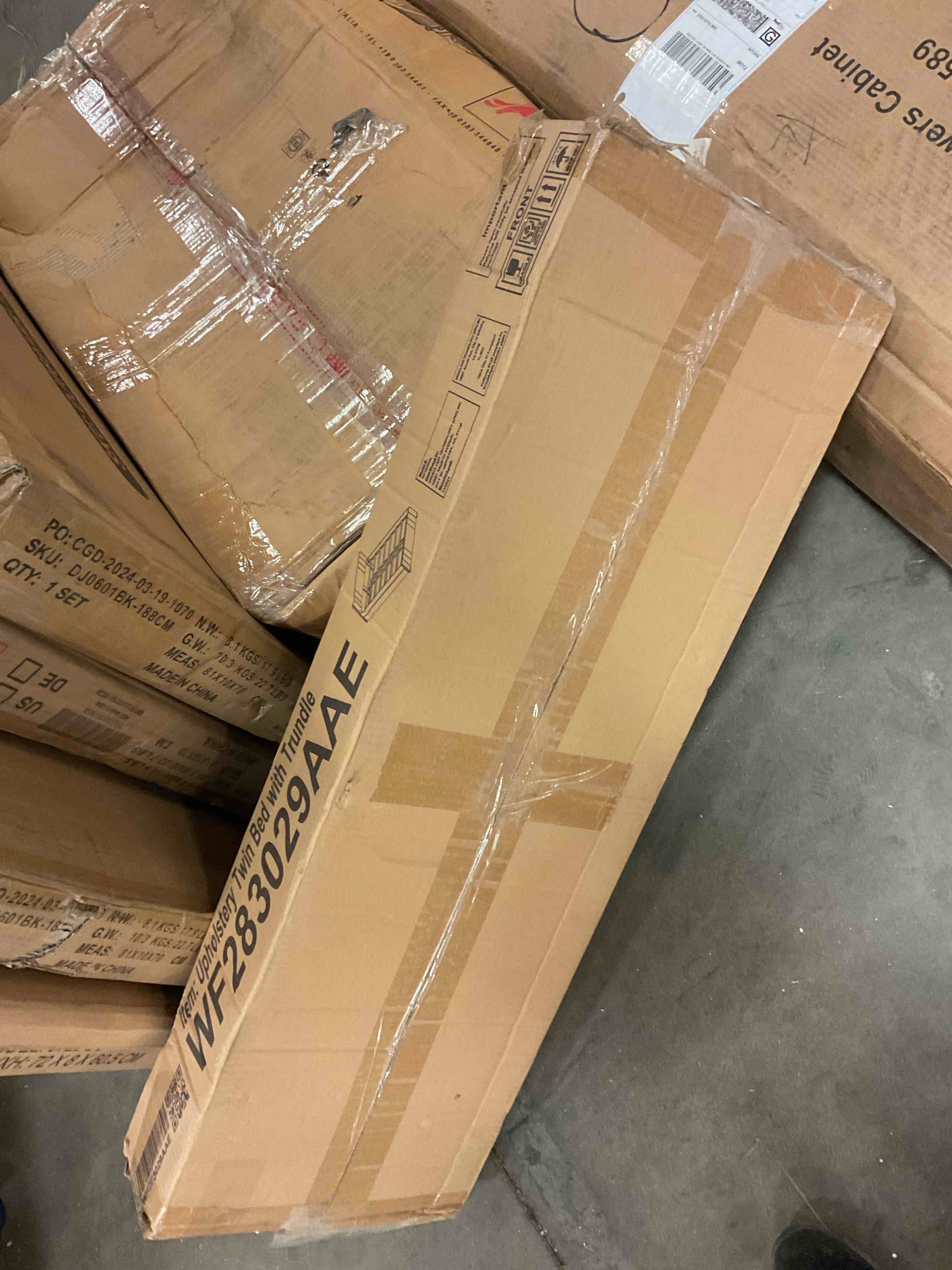 https://s3.amazonaws.com/lotting-images-prod/bidfta/TEA0418587_1733241834199.jpeg