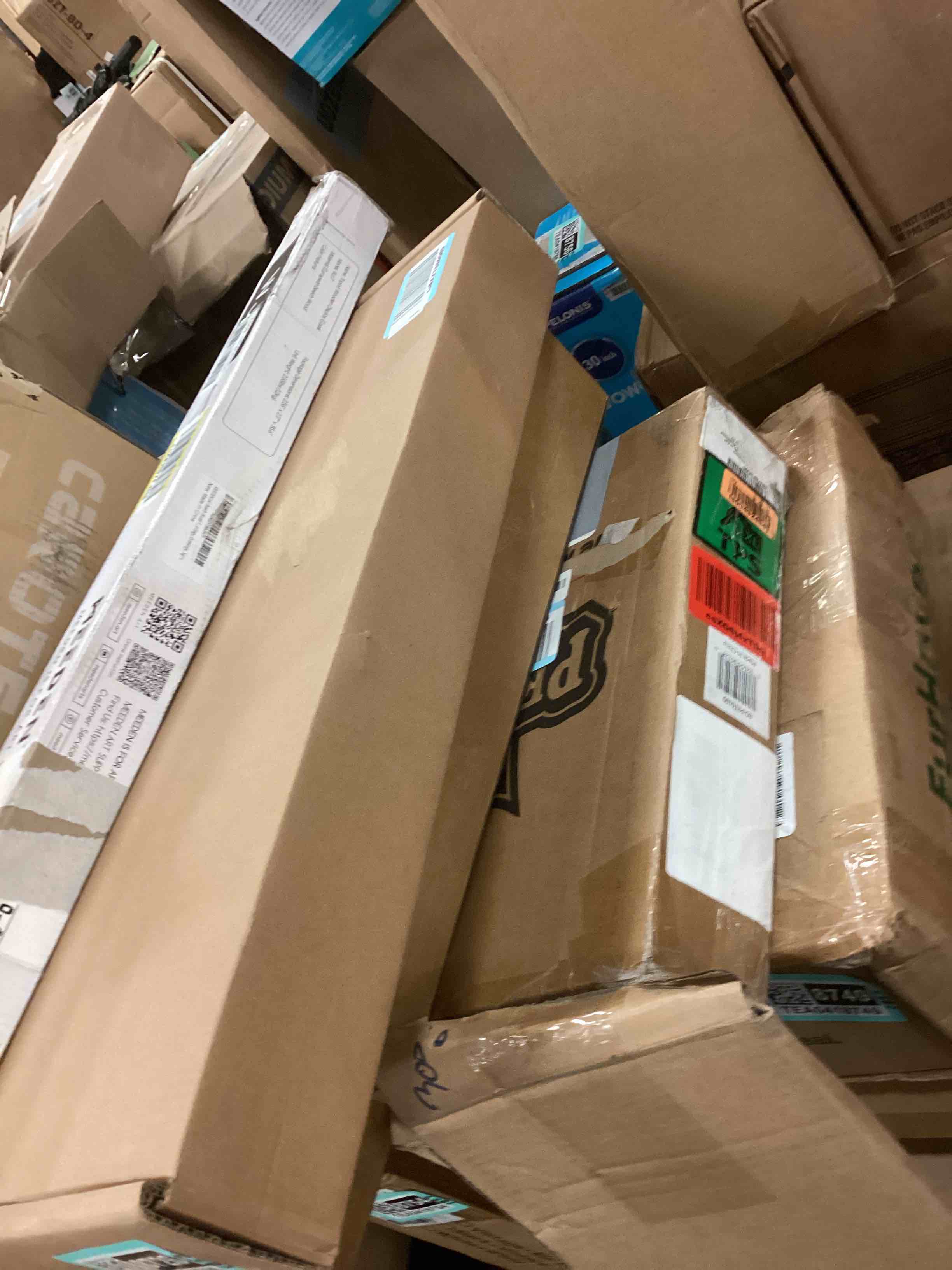 https://s3.amazonaws.com/lotting-images-prod/bidfta/TEA0418726_1732316288957.jpeg