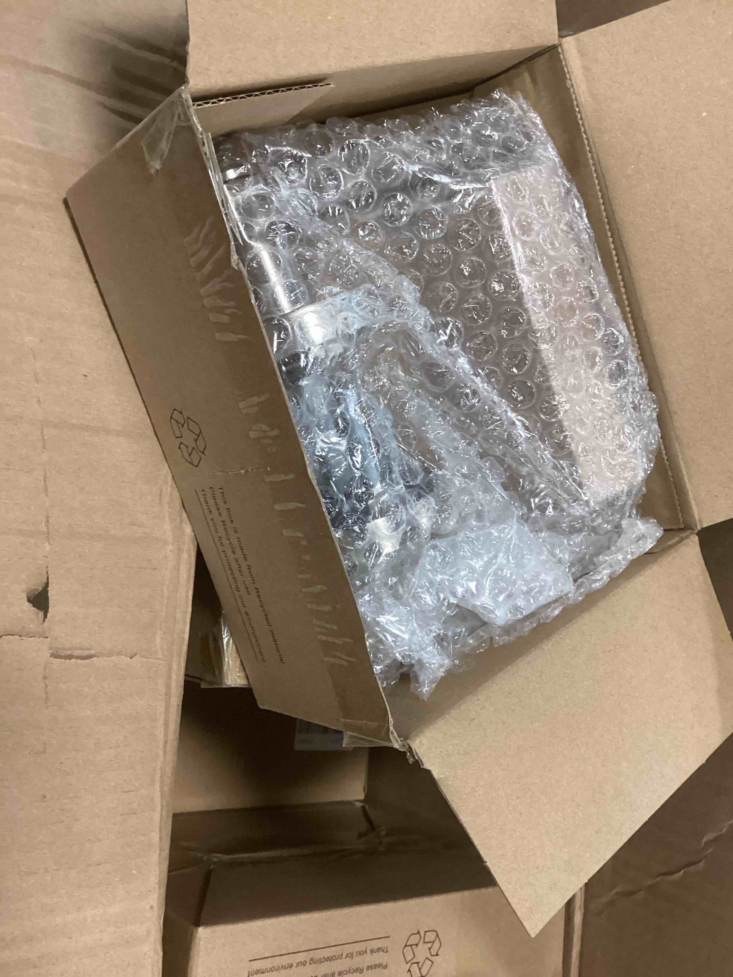 https://s3.amazonaws.com/lotting-images-prod/bidfta/TEA0420263_1728562421685.jpeg