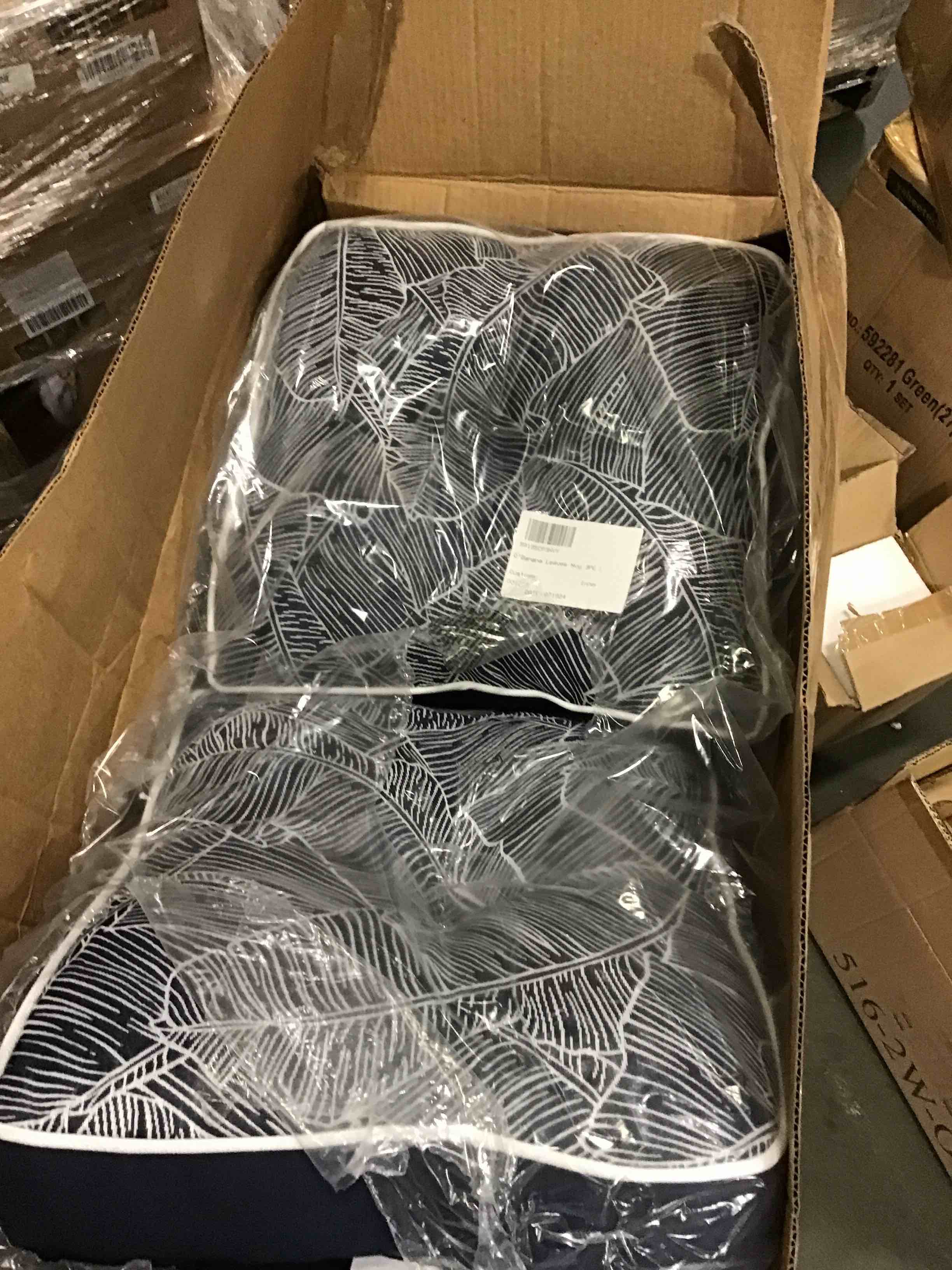 https://s3.amazonaws.com/lotting-images-prod/bidfta/TEA0422729_1728573192148.jpeg