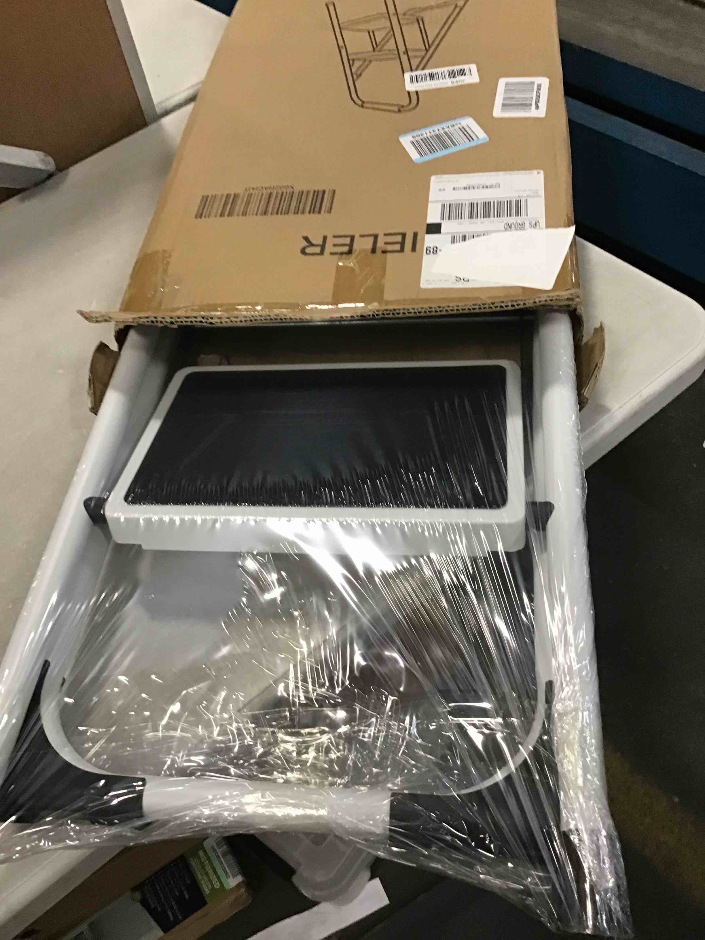 https://s3.amazonaws.com/lotting-images-prod/bidfta/TEA0423605_1728042852205.jpeg