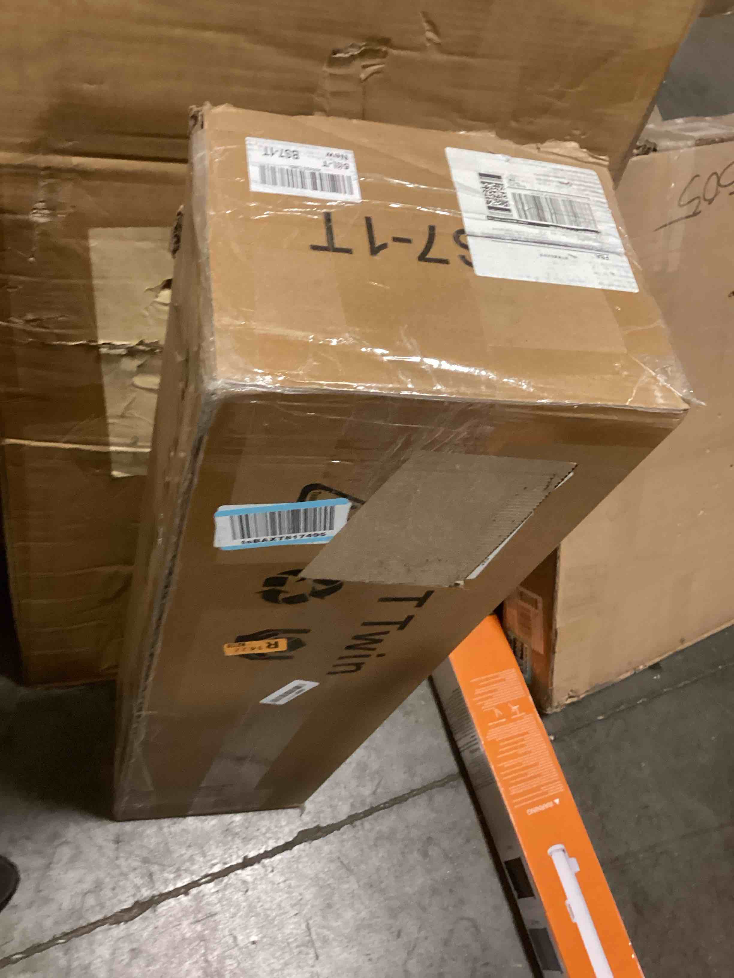 https://s3.amazonaws.com/lotting-images-prod/bidfta/TEA0424092_1730846394973.jpeg