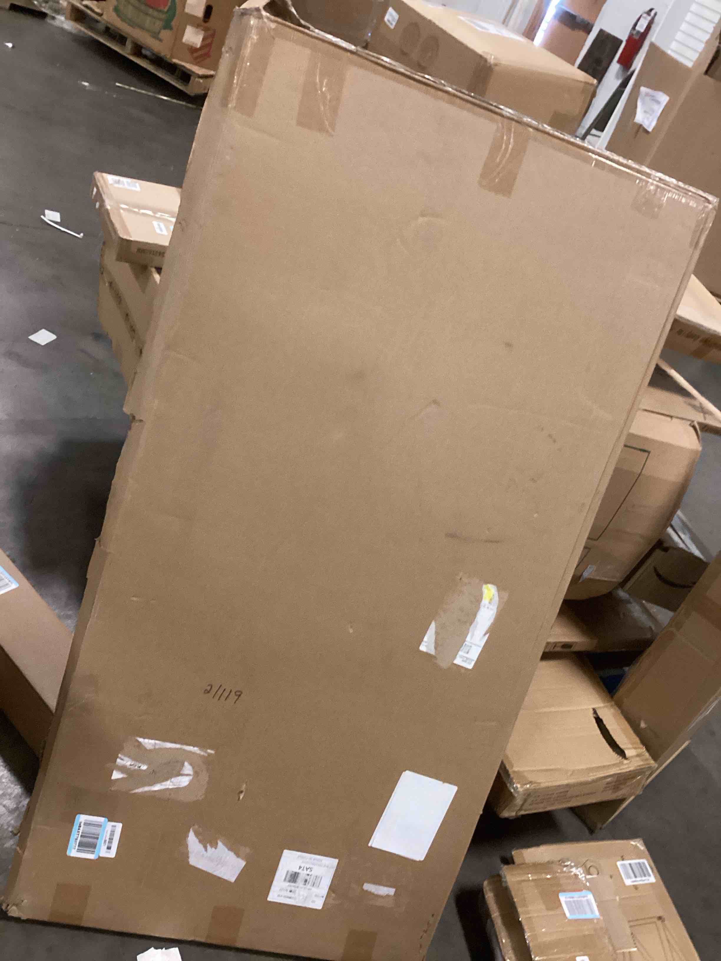 https://s3.amazonaws.com/lotting-images-prod/bidfta/TEA0424643_1730210772715.jpeg