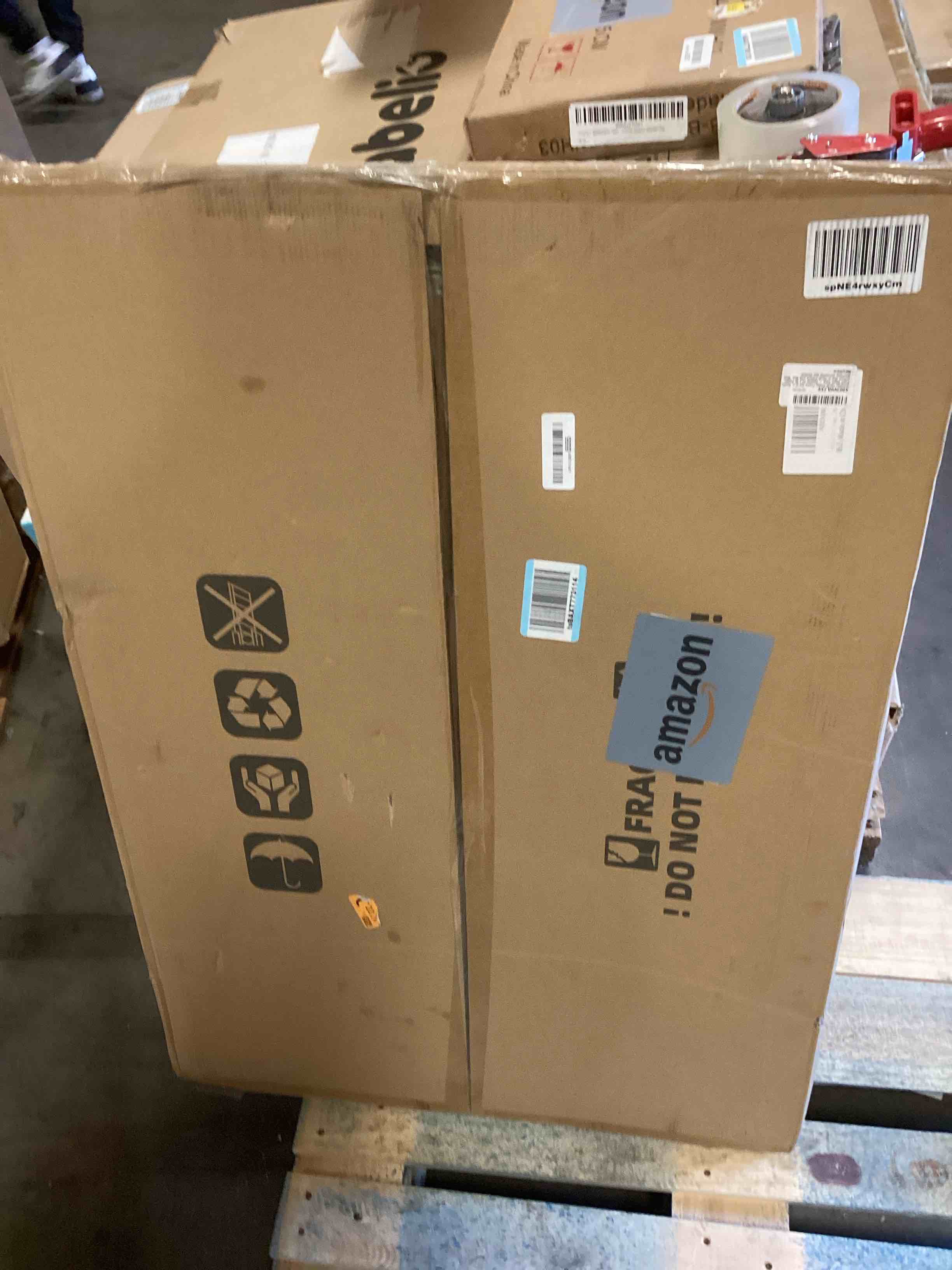 https://s3.amazonaws.com/lotting-images-prod/bidfta/TEA0424677_1730211943072.jpeg