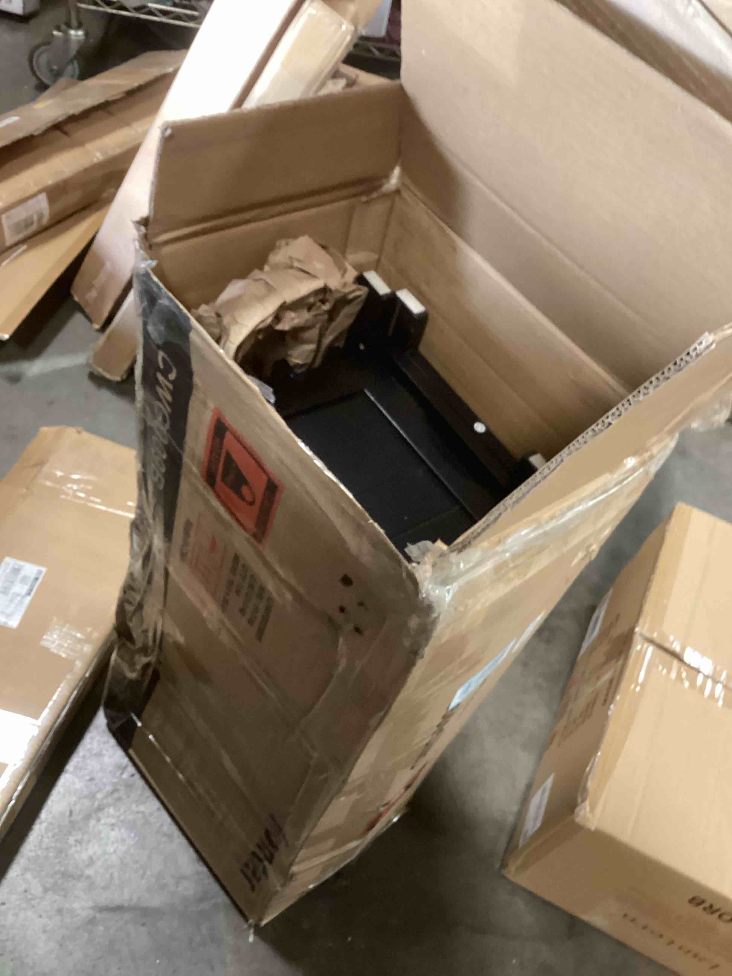 https://s3.amazonaws.com/lotting-images-prod/bidfta/TEA0424734_1730152172083.jpeg