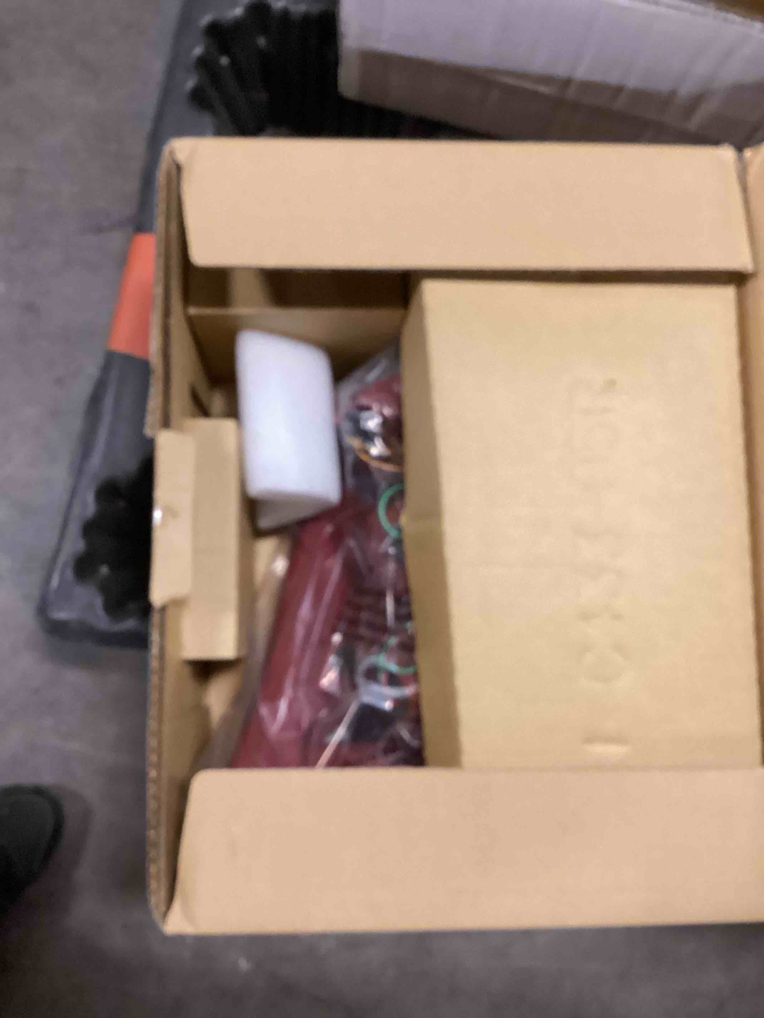 https://s3.amazonaws.com/lotting-images-prod/bidfta/TEA0425179_1729261238111.jpeg