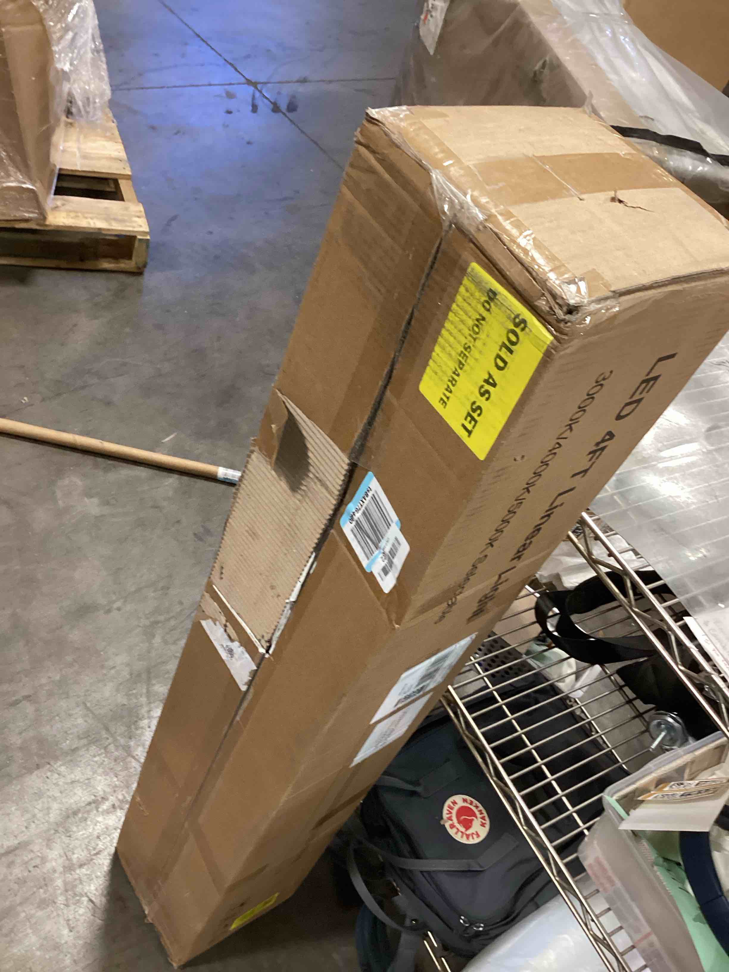 https://s3.amazonaws.com/lotting-images-prod/bidfta/TEA0425194_1729259722660.jpeg