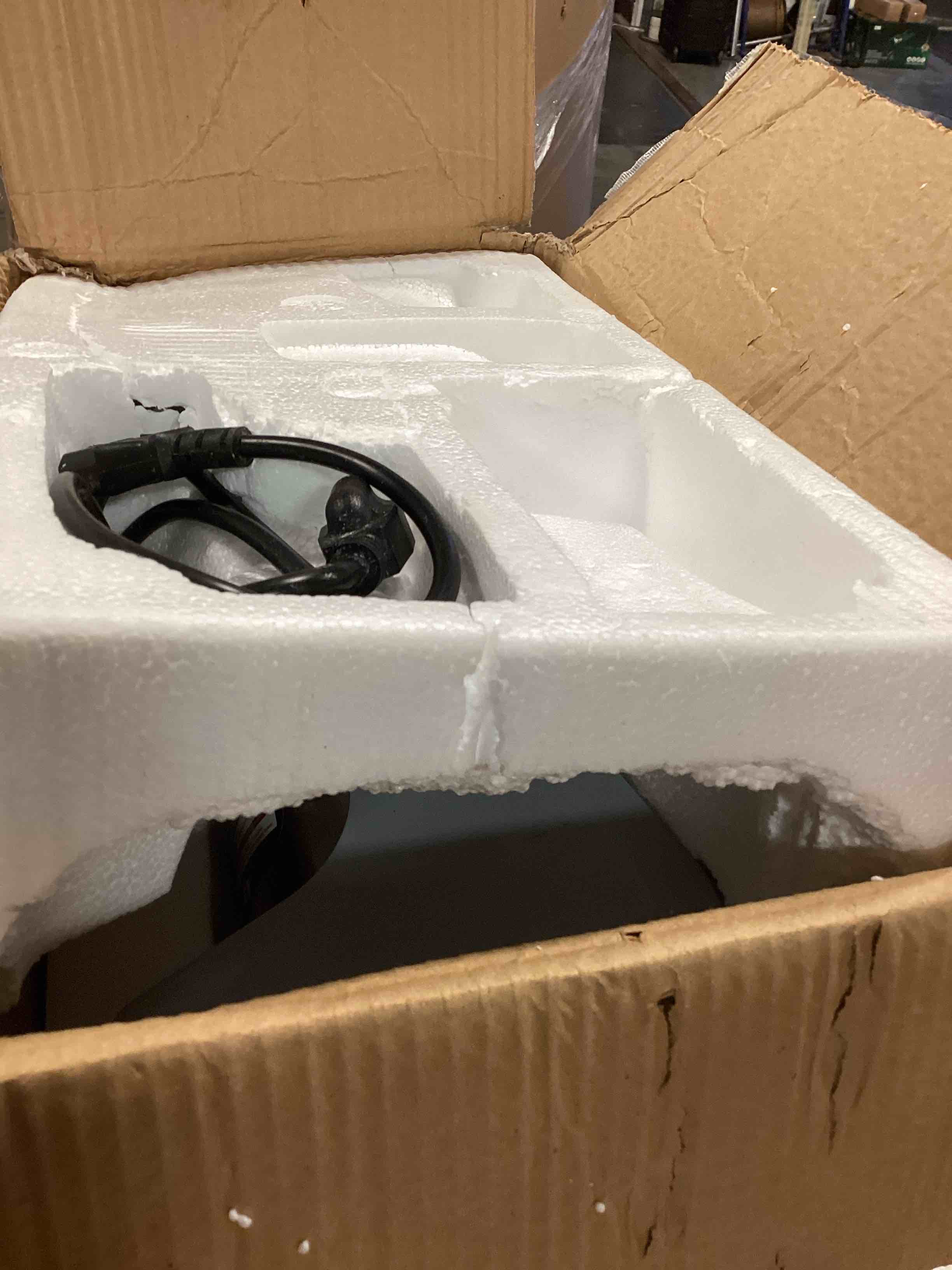 https://s3.amazonaws.com/lotting-images-prod/bidfta/TEA0425195_1729259639179.jpeg