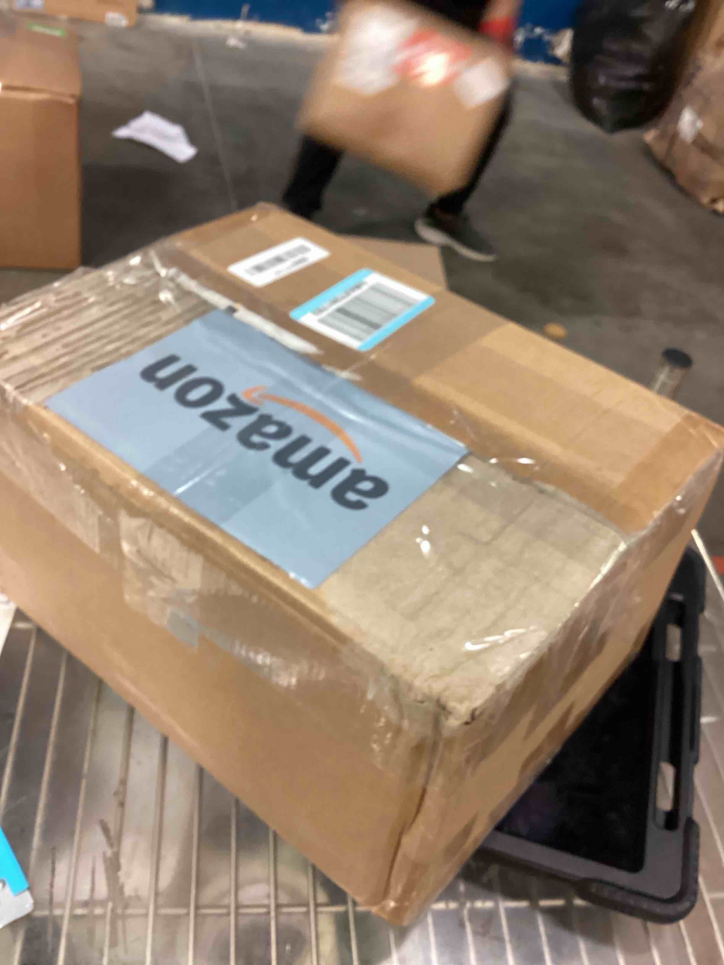 https://s3.amazonaws.com/lotting-images-prod/bidfta/TEA0425908_1728329086729.jpeg