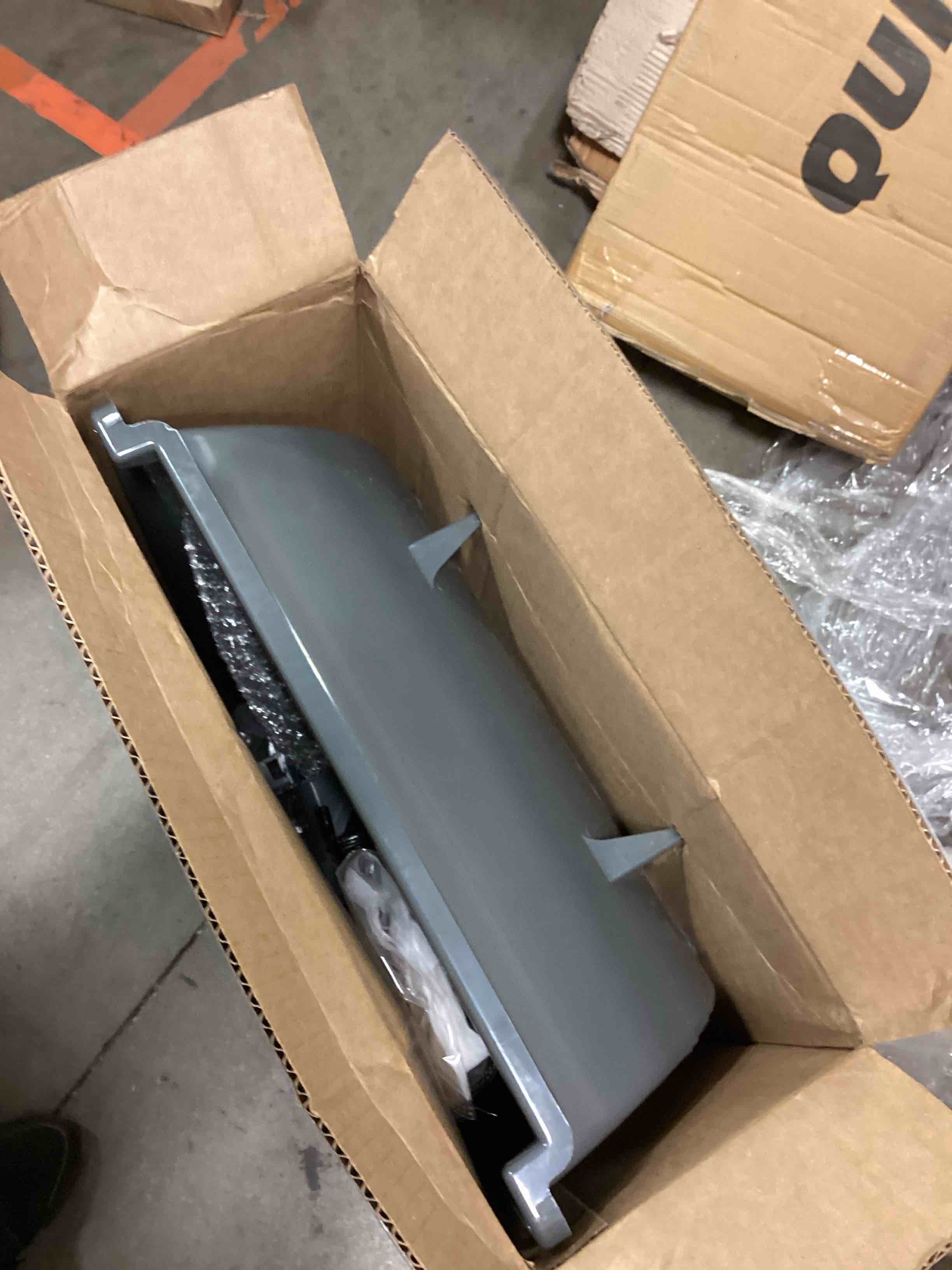 https://s3.amazonaws.com/lotting-images-prod/bidfta/TEA0425933_1728325431701.jpeg