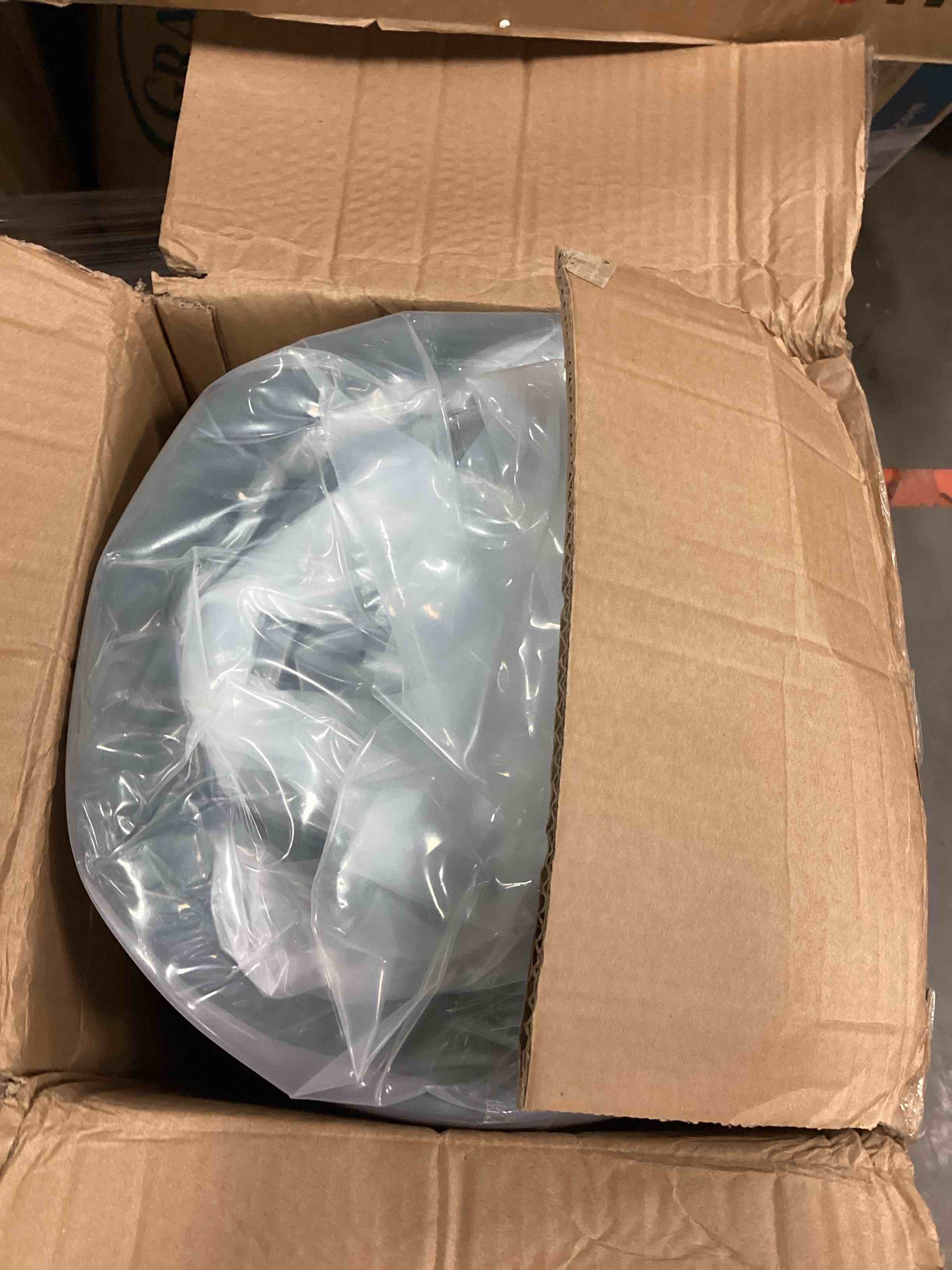 https://s3.amazonaws.com/lotting-images-prod/bidfta/TEA0425997_1728312722612.jpeg