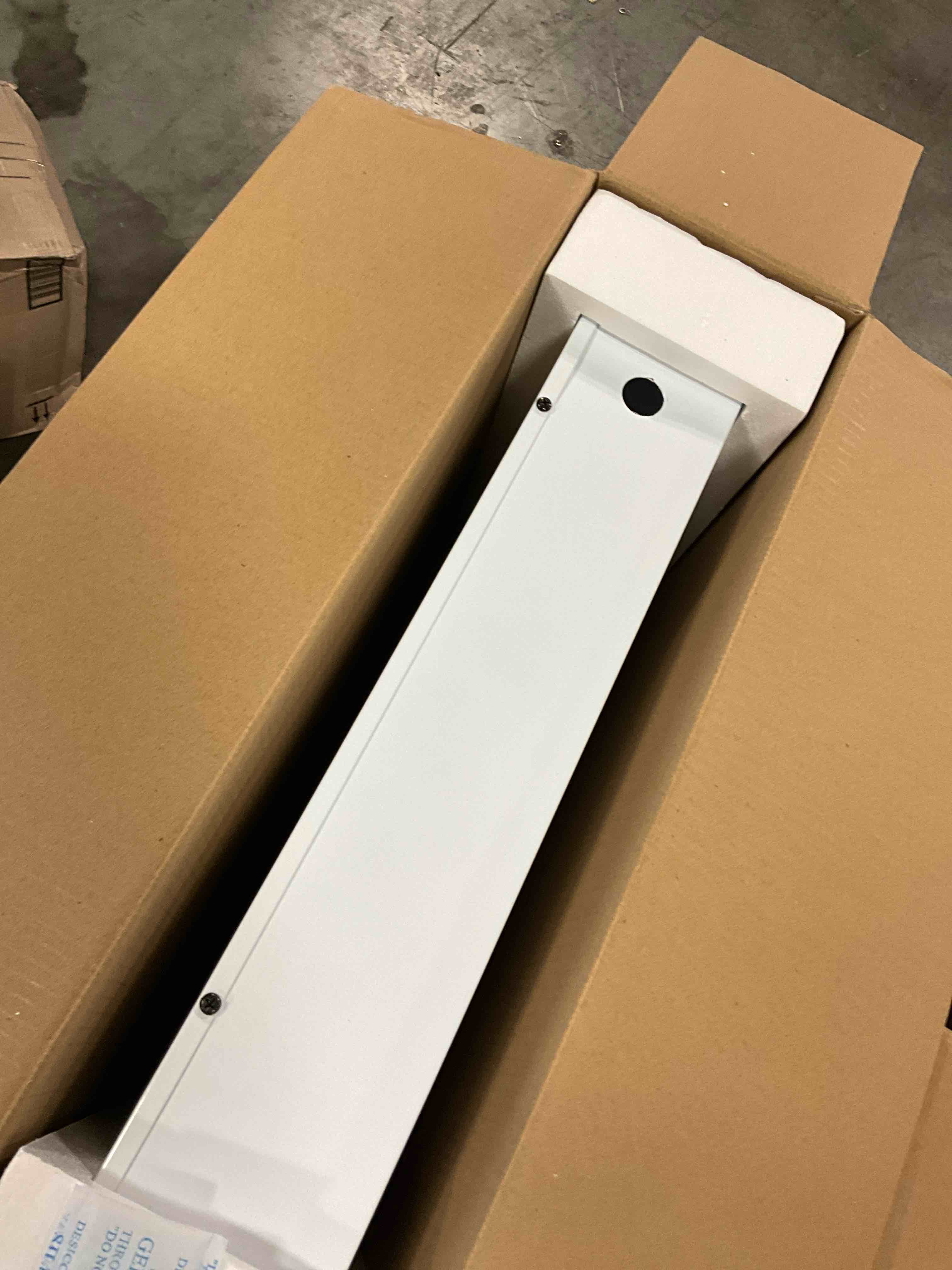 https://s3.amazonaws.com/lotting-images-prod/bidfta/TEA0426844_1730909032135.jpeg