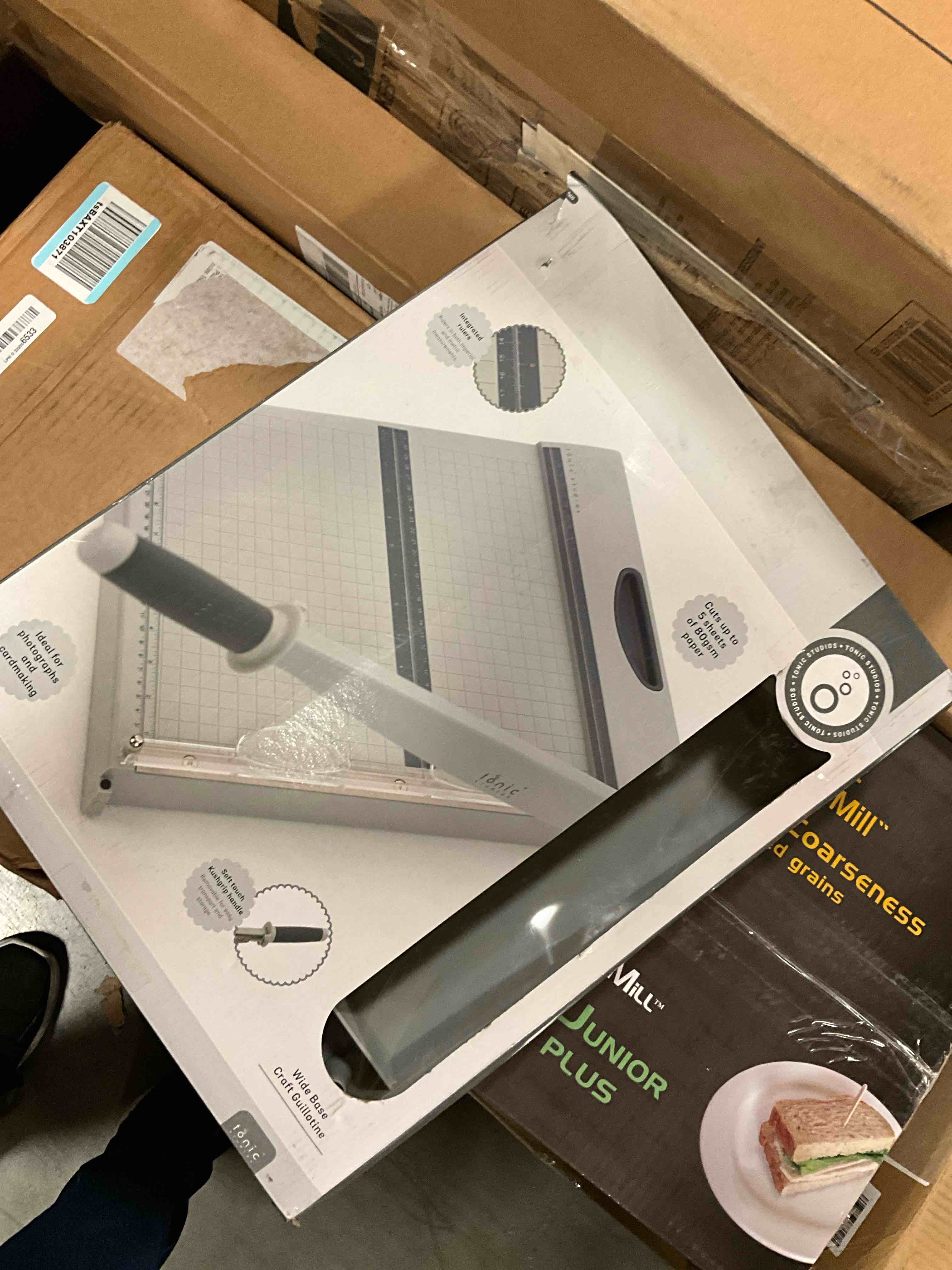 https://s3.amazonaws.com/lotting-images-prod/bidfta/TEA0426882_1730905053918.jpeg