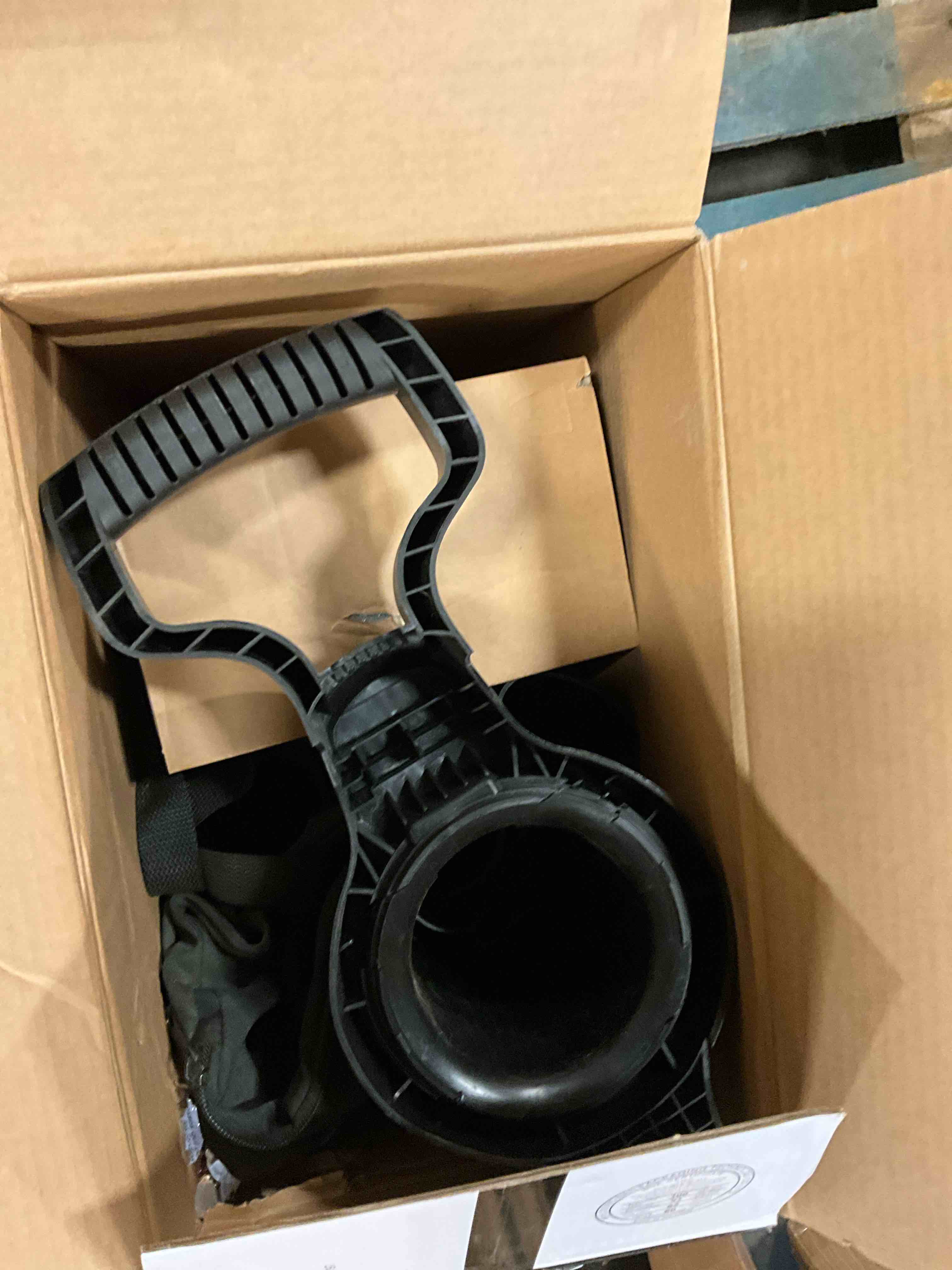 https://s3.amazonaws.com/lotting-images-prod/bidfta/TEA0426889_1730905661214.jpeg