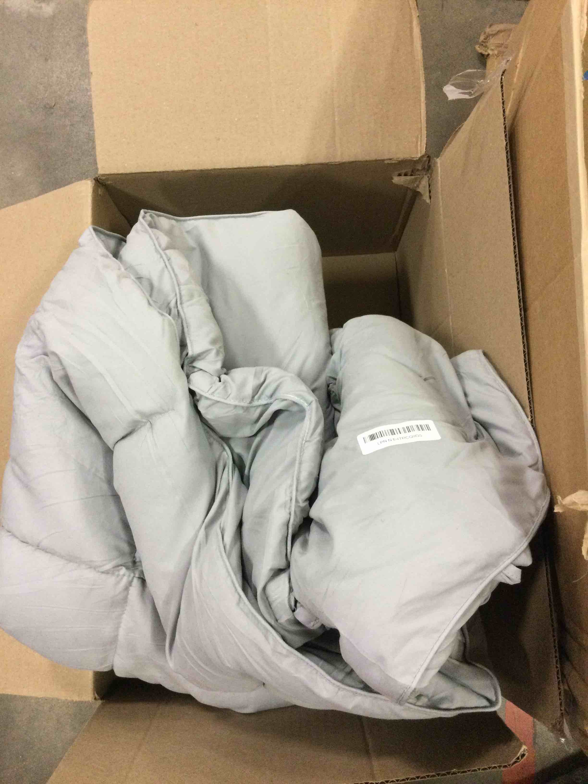 gray comforter 82 x86 inches with sheets and pillow cases