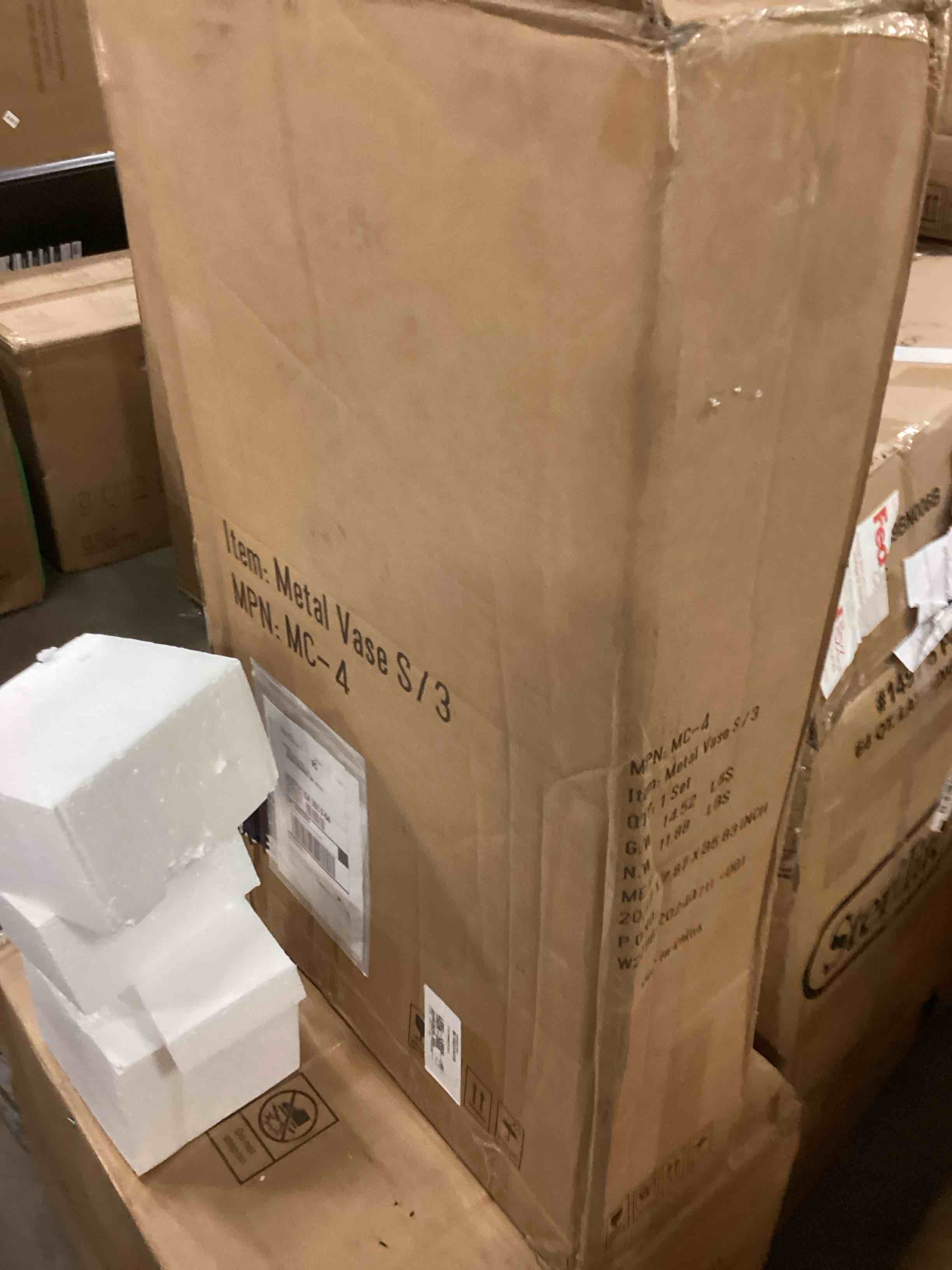 https://s3.amazonaws.com/lotting-images-prod/bidfta/TEA0429475_1733759270921.jpeg