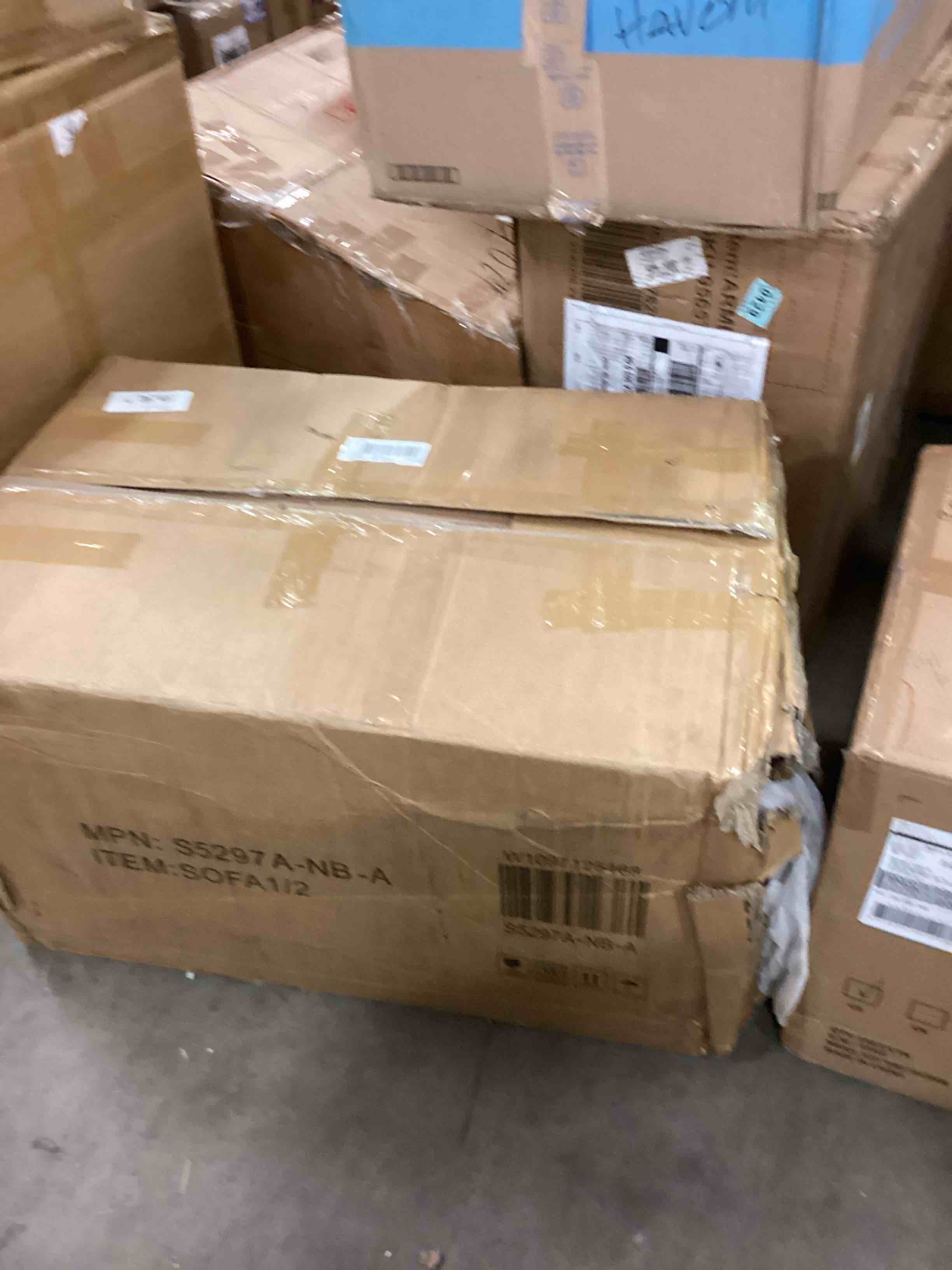 https://s3.amazonaws.com/lotting-images-prod/bidfta/TEA0429481_1733760921533.jpeg