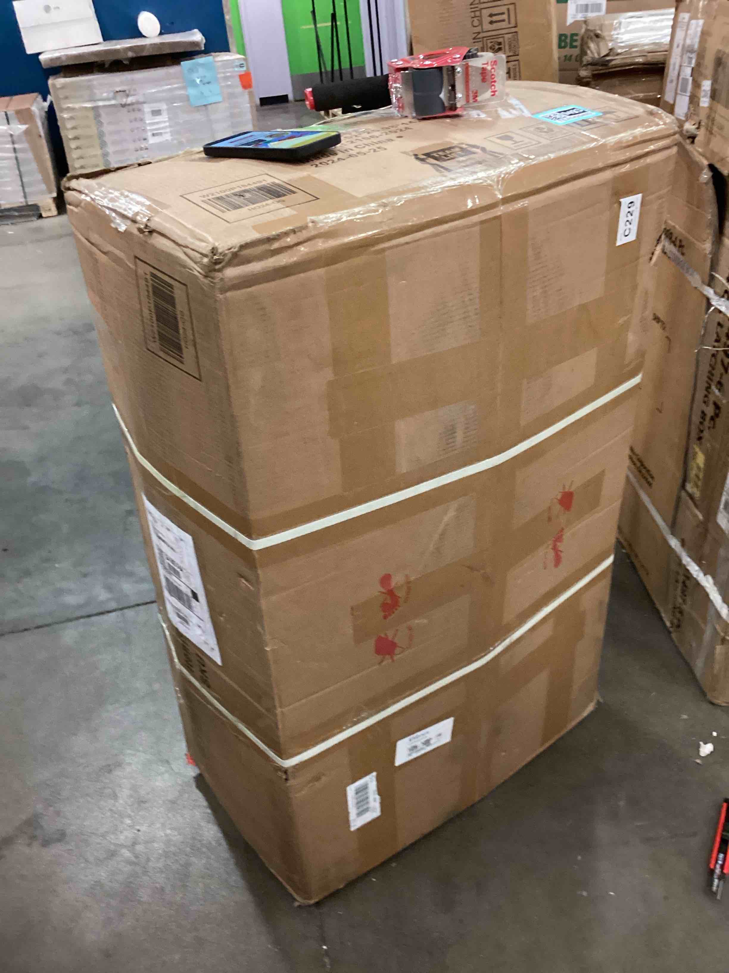 https://s3.amazonaws.com/lotting-images-prod/bidfta/TEA0429493_1733693435518.jpeg