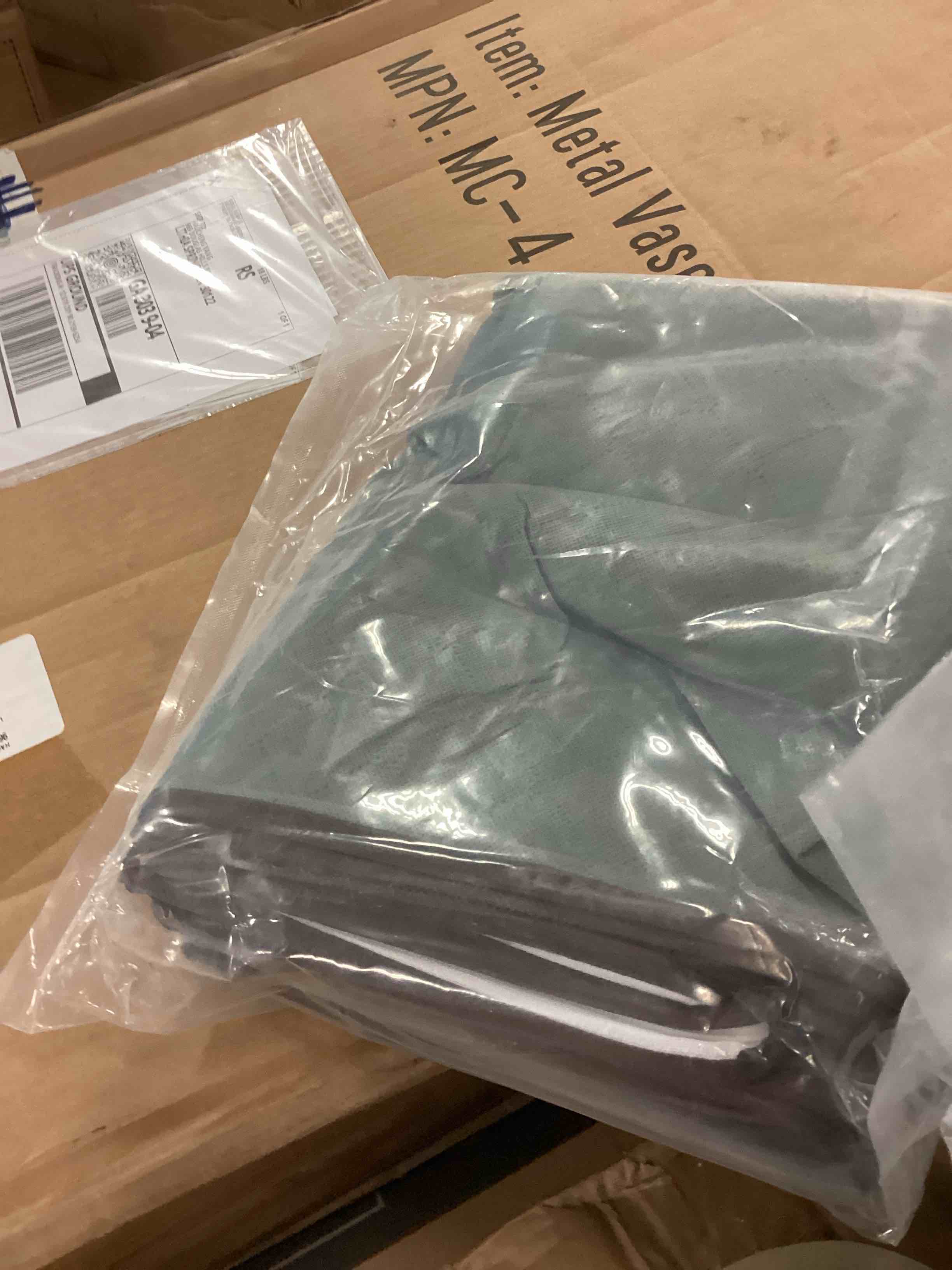 https://s3.amazonaws.com/lotting-images-prod/bidfta/TEA0429497_1733691366077.jpeg