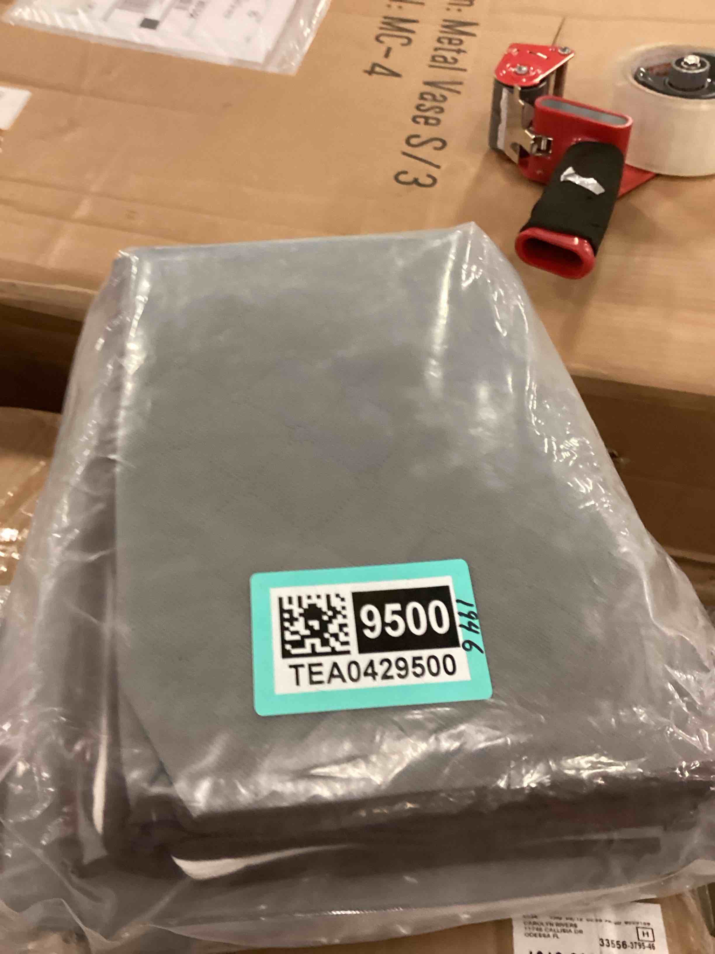 https://s3.amazonaws.com/lotting-images-prod/bidfta/TEA0429500_1733690802903.jpeg