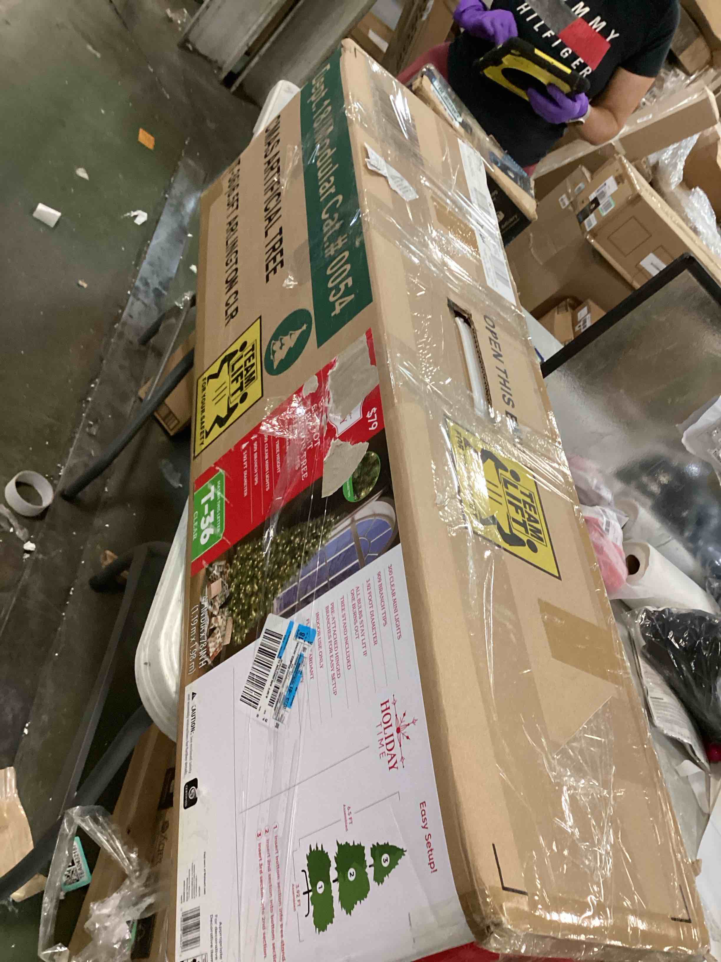 https://s3.amazonaws.com/lotting-images-prod/bidfta/TEA0432021_1730223961770.jpeg