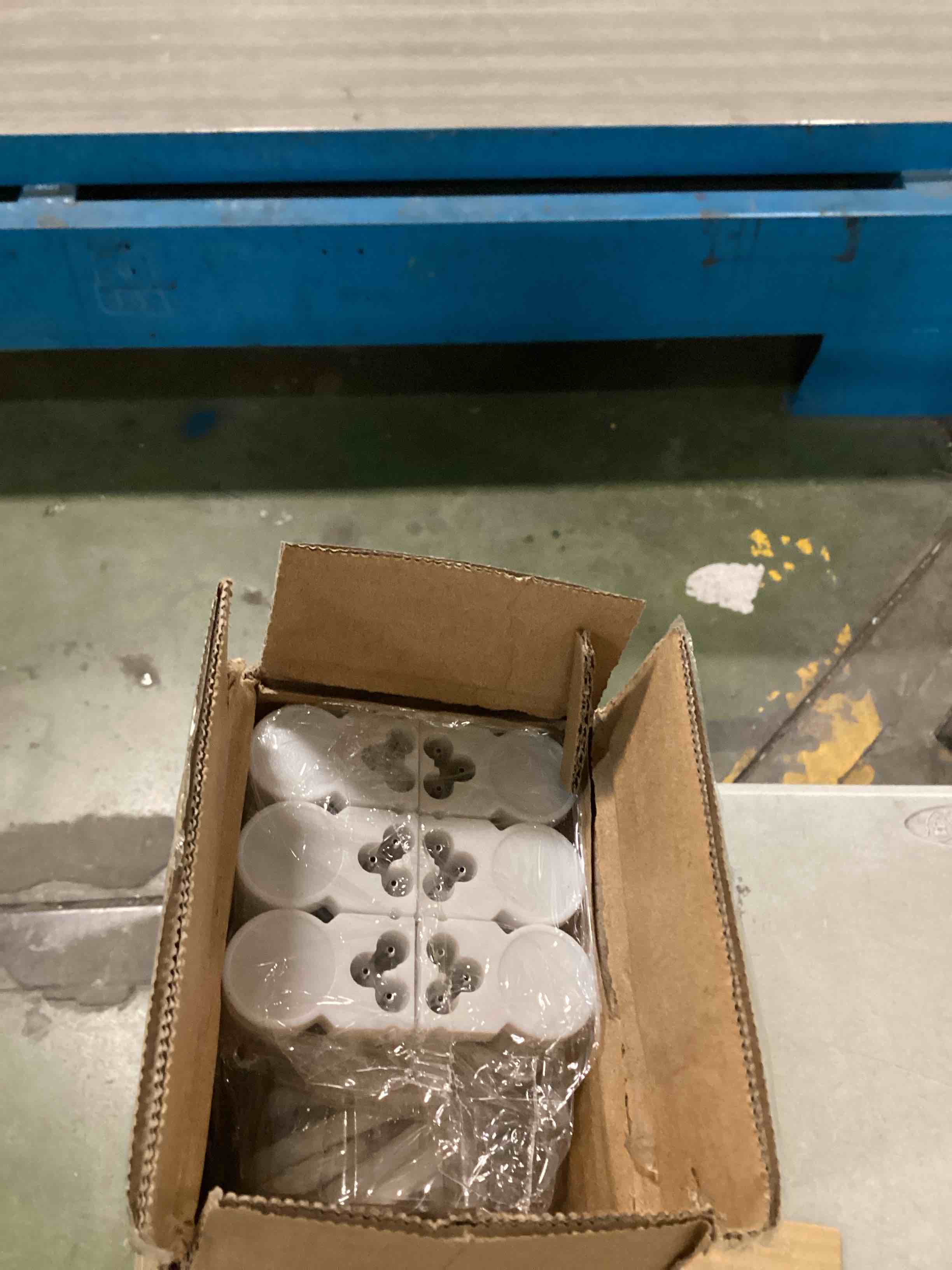 https://s3.amazonaws.com/lotting-images-prod/bidfta/TEA0432509_1730114089106.jpeg
