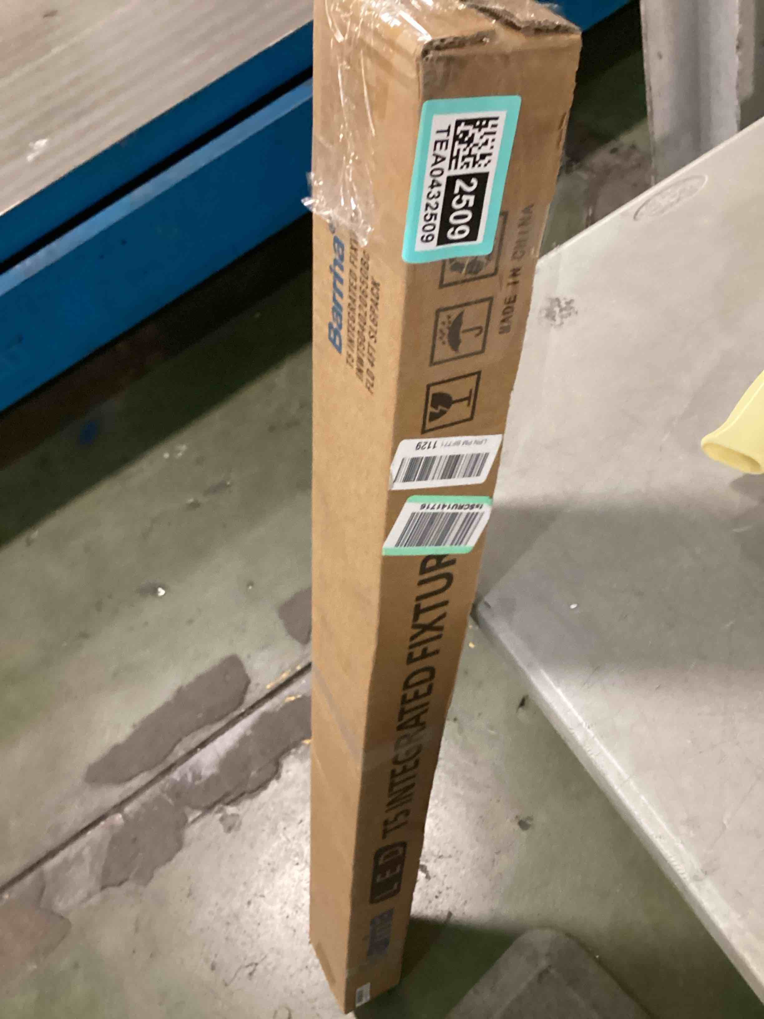 https://s3.amazonaws.com/lotting-images-prod/bidfta/TEA0432509_1730114110550.jpeg