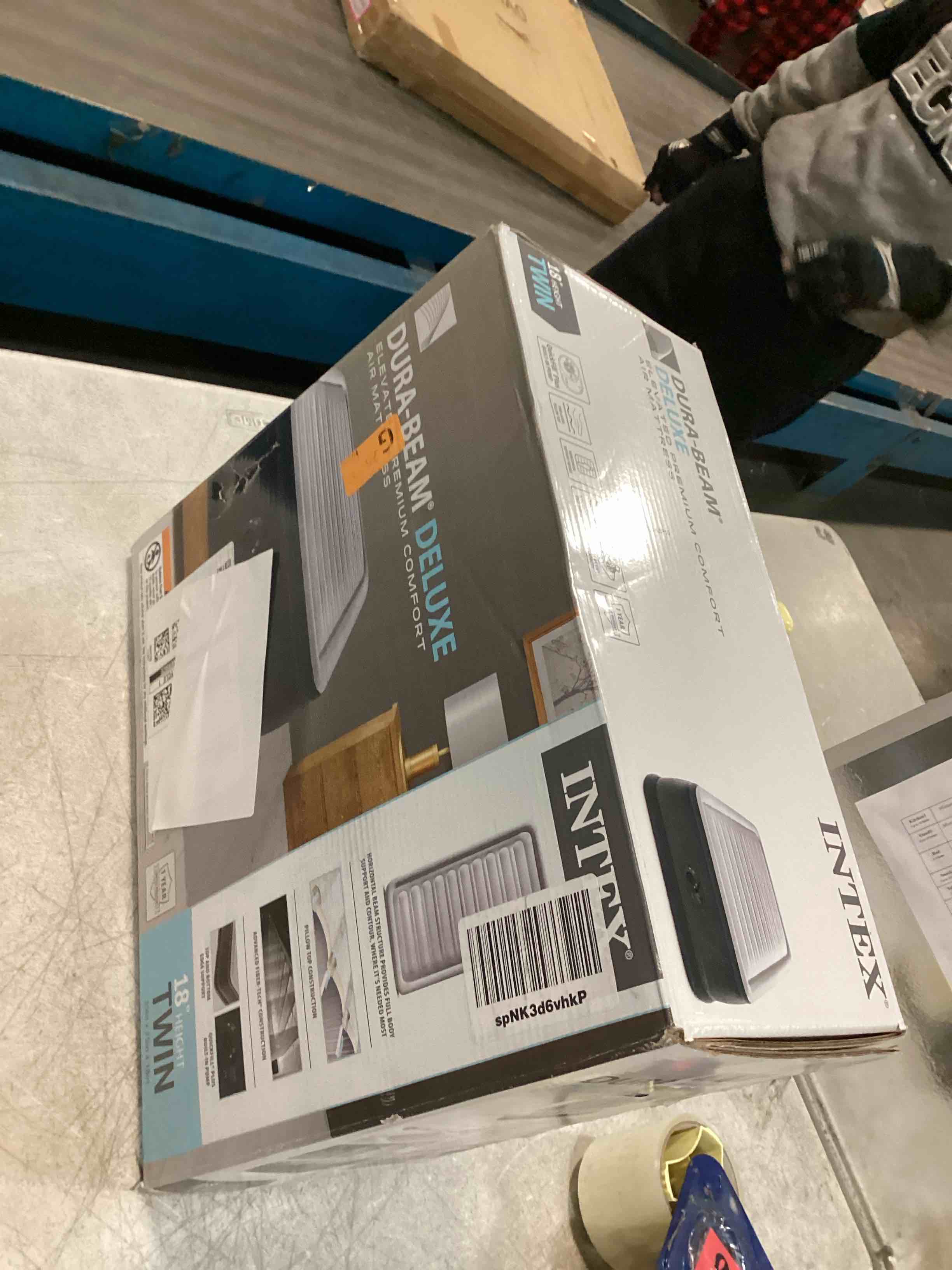 https://s3.amazonaws.com/lotting-images-prod/bidfta/TEA0432698_1729941006147.jpeg