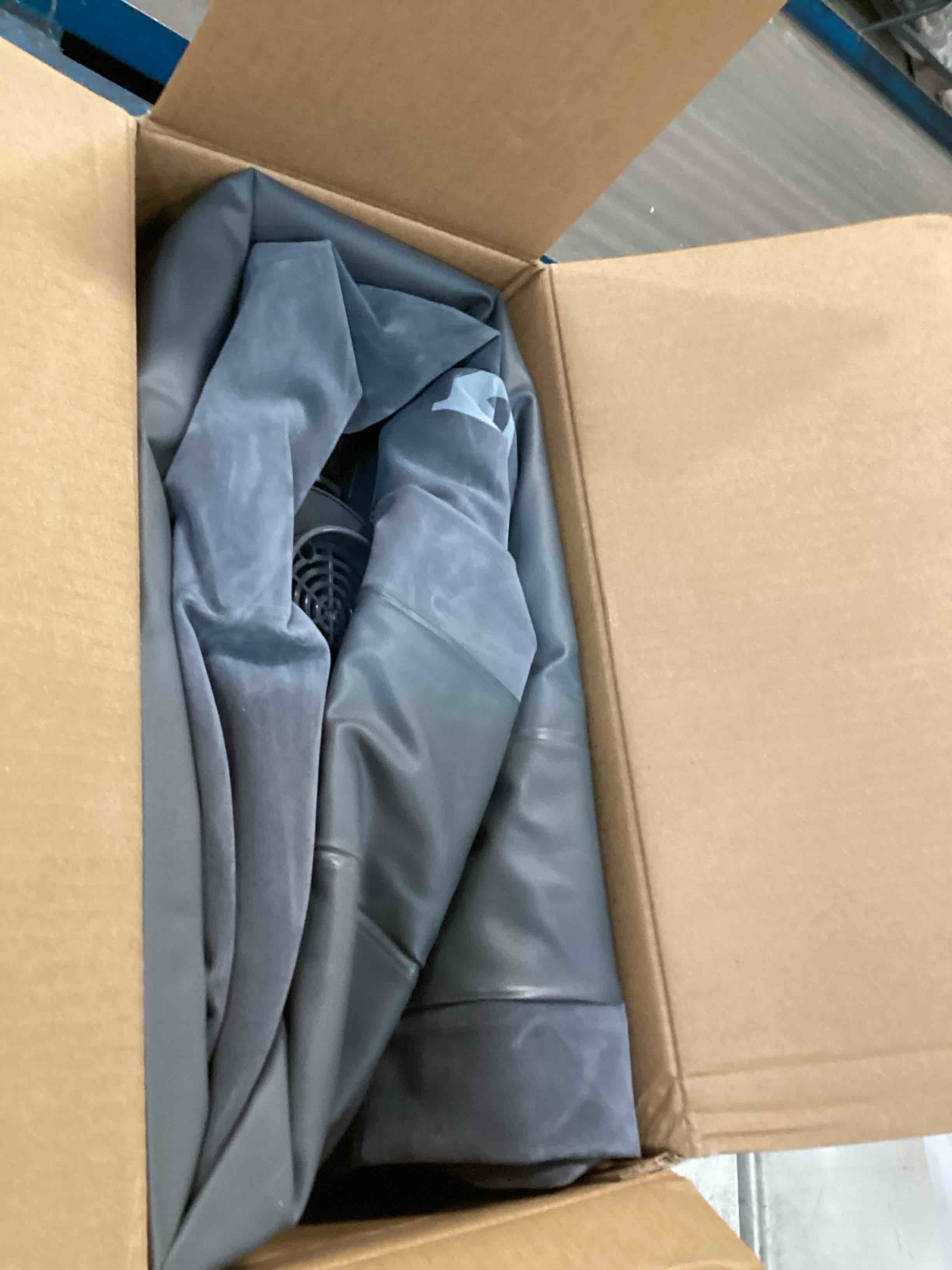 https://s3.amazonaws.com/lotting-images-prod/bidfta/TEA0432698_1729941015846.jpeg