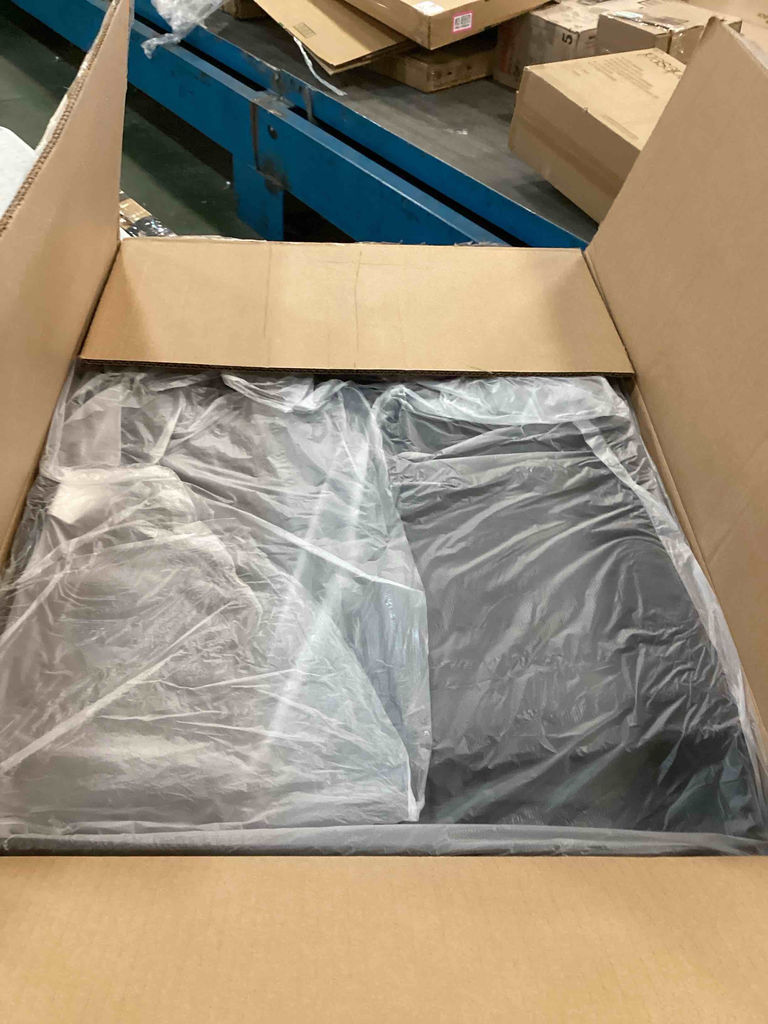 https://s3.amazonaws.com/lotting-images-prod/bidfta/TEA0432814_1729871919302.jpeg