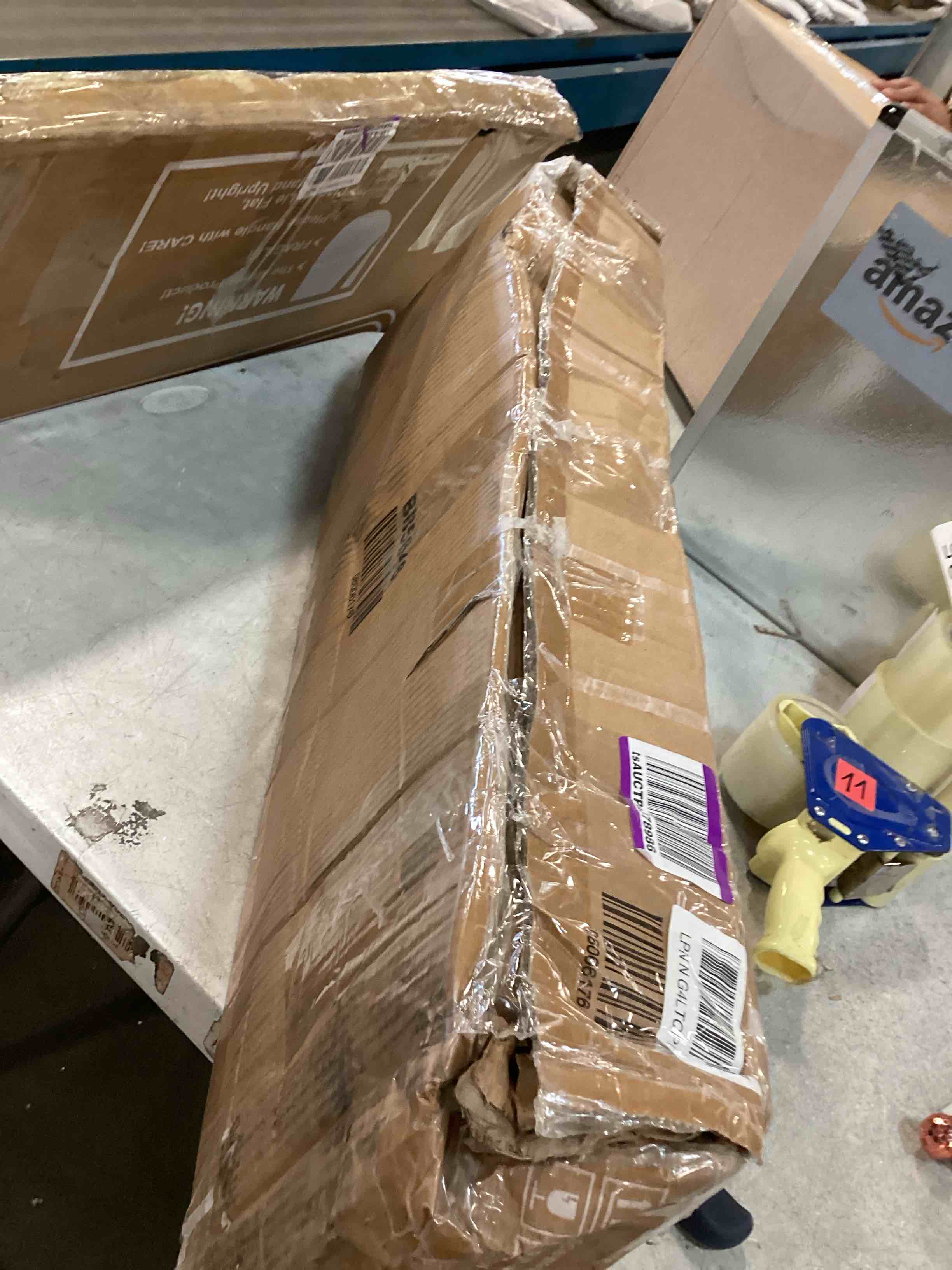 https://s3.amazonaws.com/lotting-images-prod/bidfta/TEA0433026_1729784432972.jpeg