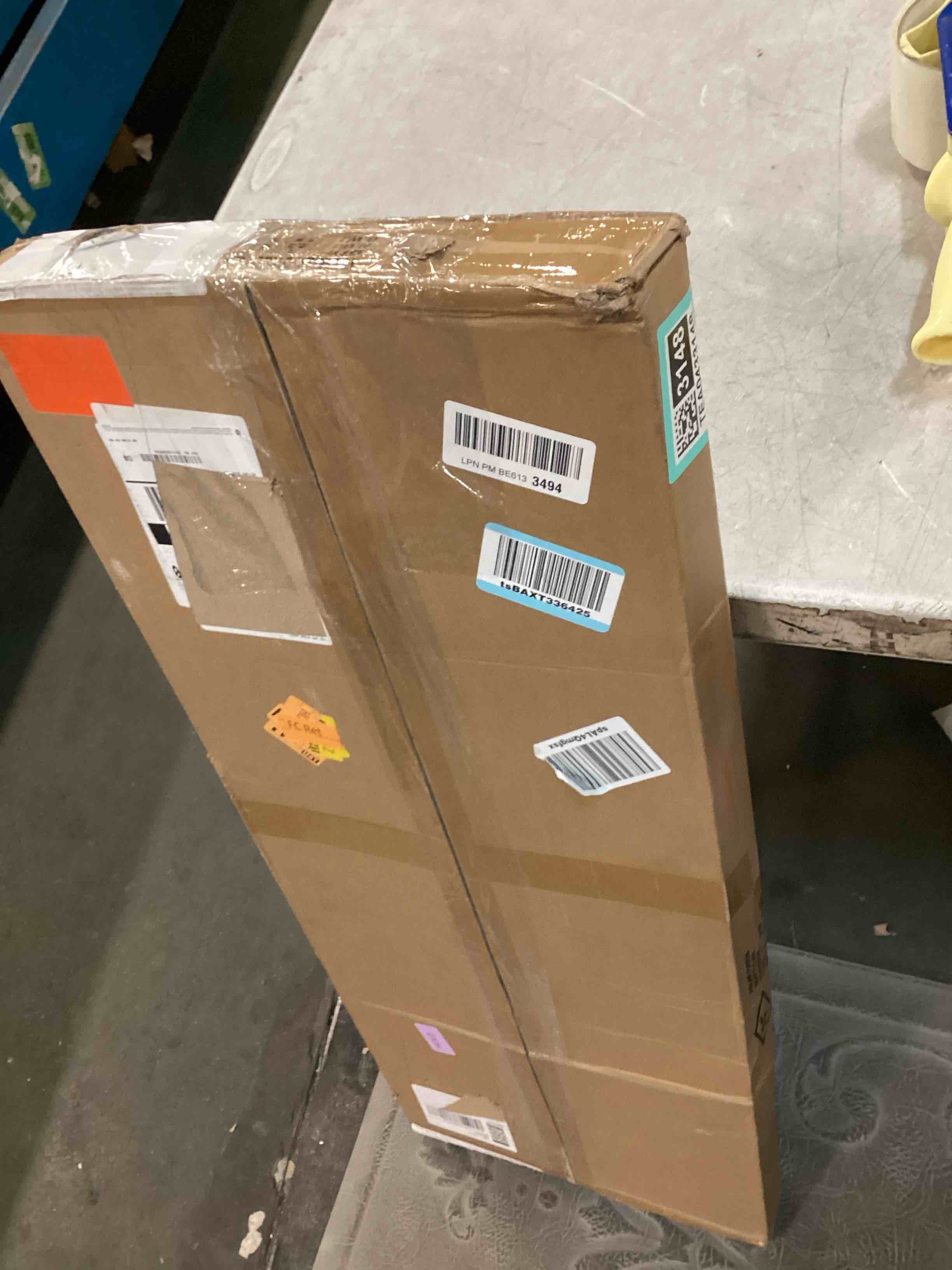 https://s3.amazonaws.com/lotting-images-prod/bidfta/TEA0433148_1729772426439.jpeg