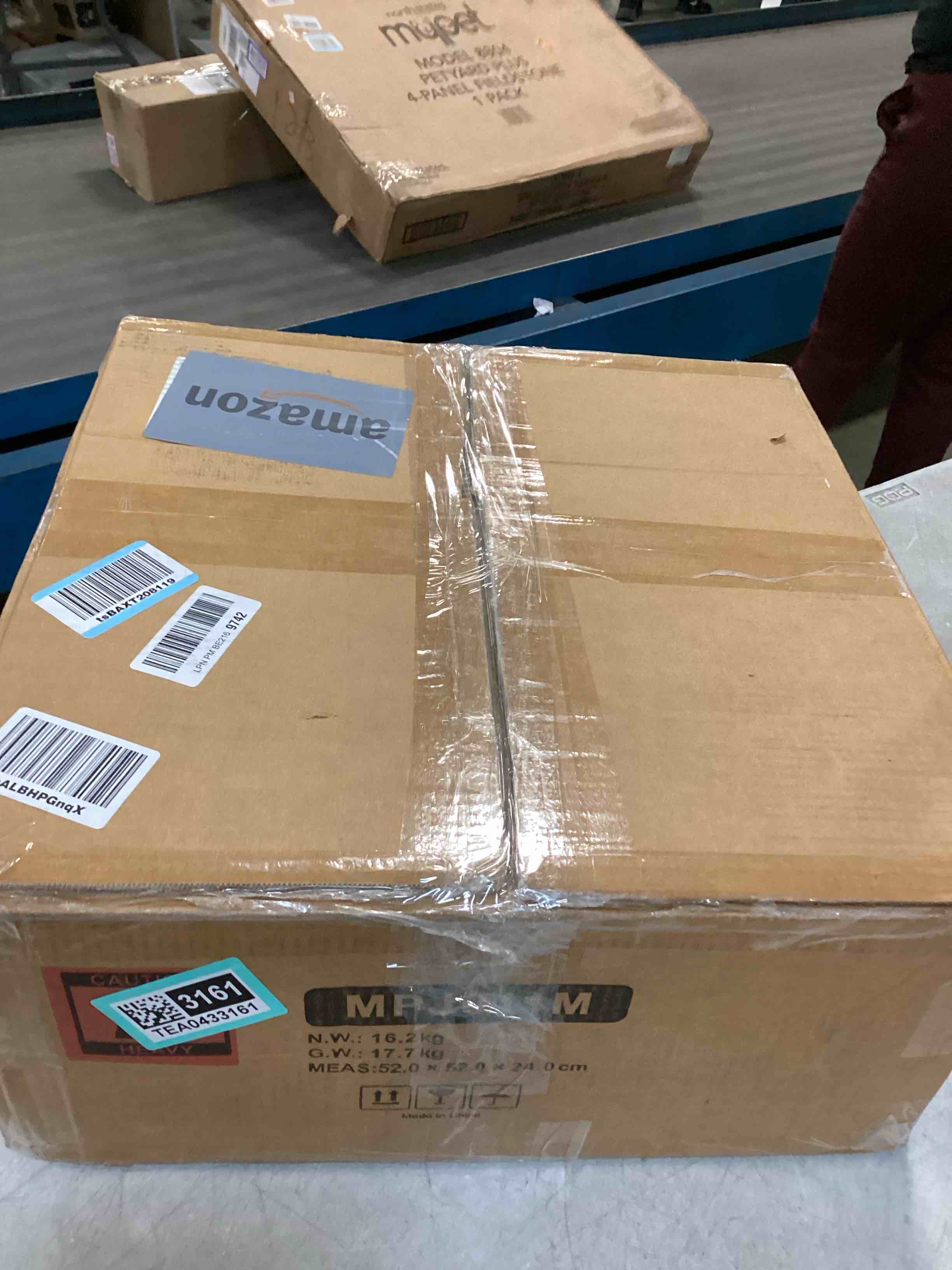 https://s3.amazonaws.com/lotting-images-prod/bidfta/TEA0433161_1729771088772.jpeg