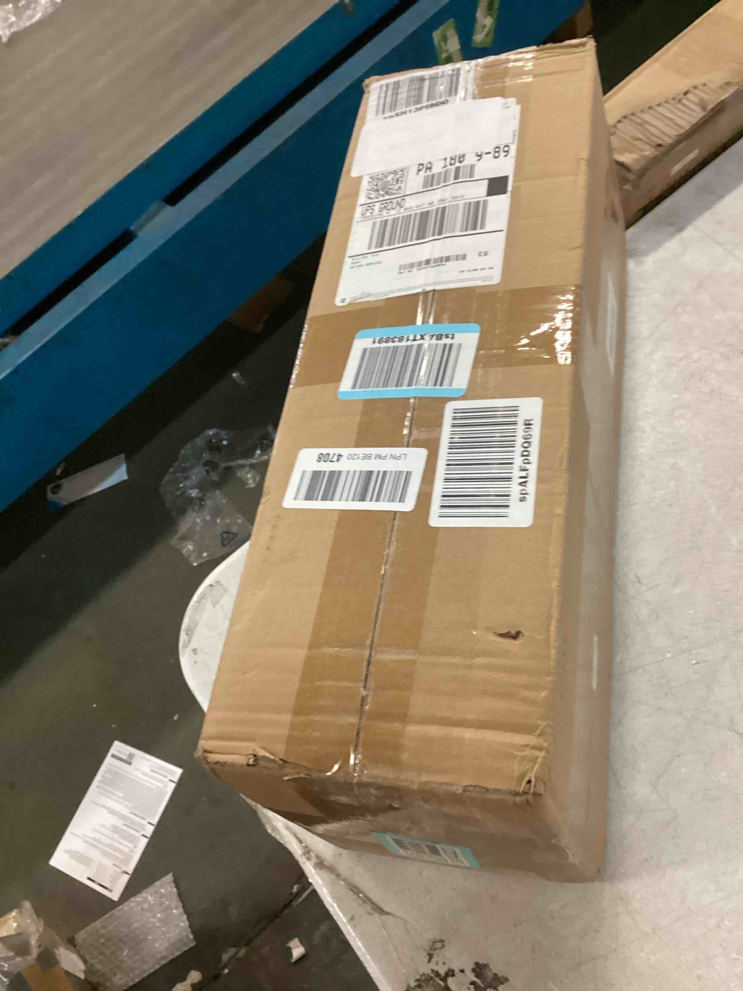 https://s3.amazonaws.com/lotting-images-prod/bidfta/TEA0433223_1729711980972.jpeg