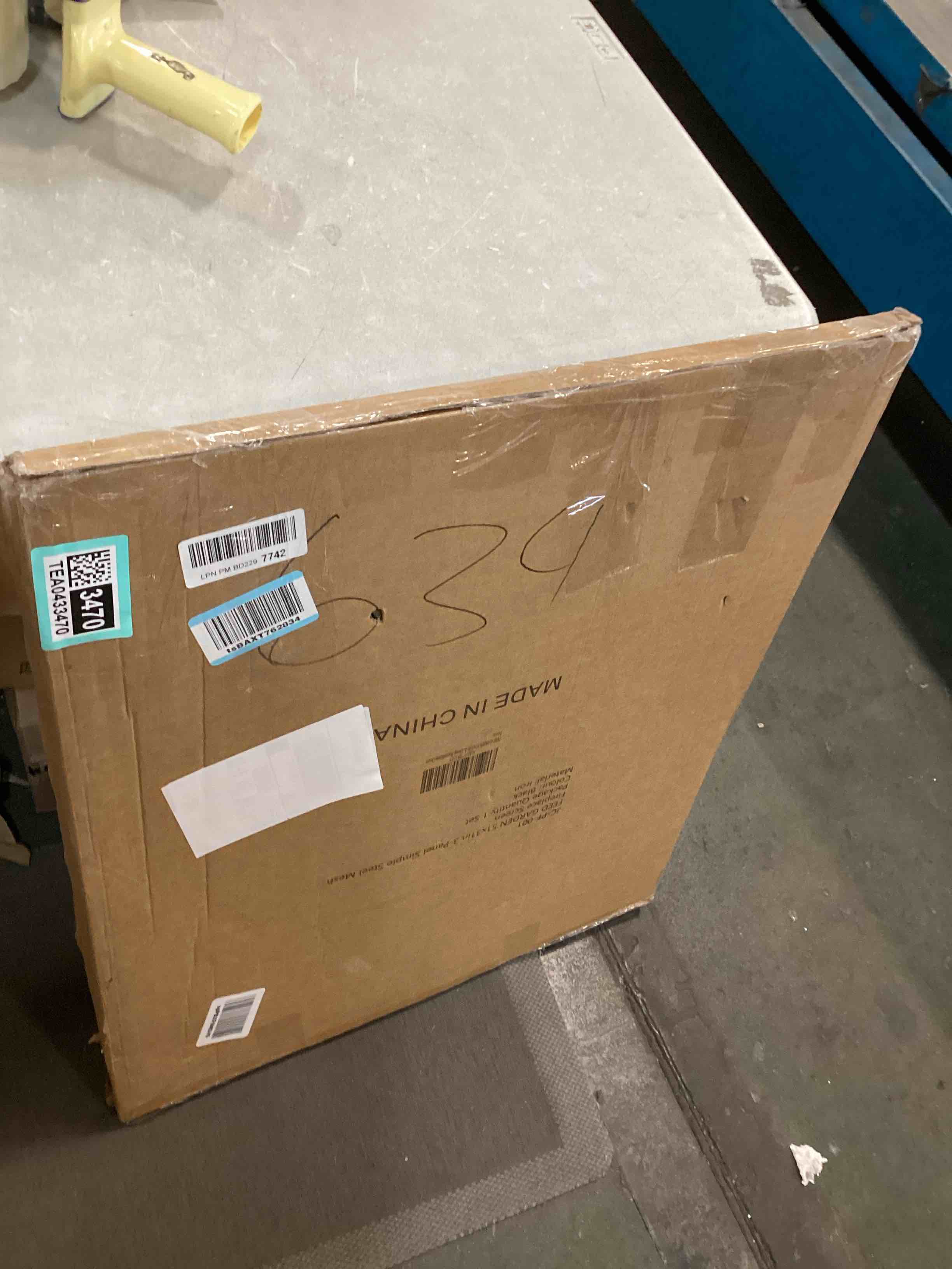 https://s3.amazonaws.com/lotting-images-prod/bidfta/TEA0433470_1729695963401.jpeg