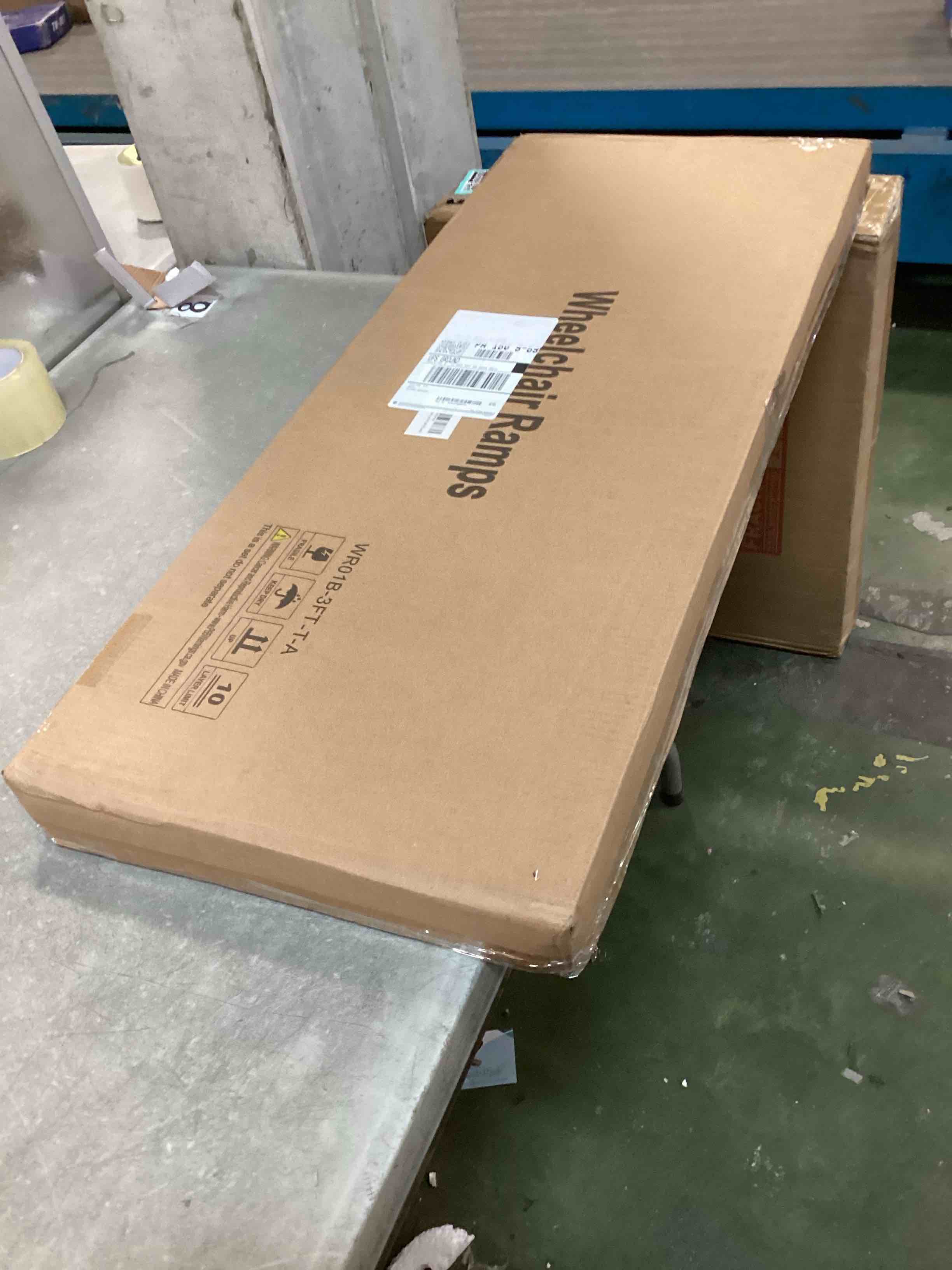 https://s3.amazonaws.com/lotting-images-prod/bidfta/TEA0433953_1729193065836.jpeg