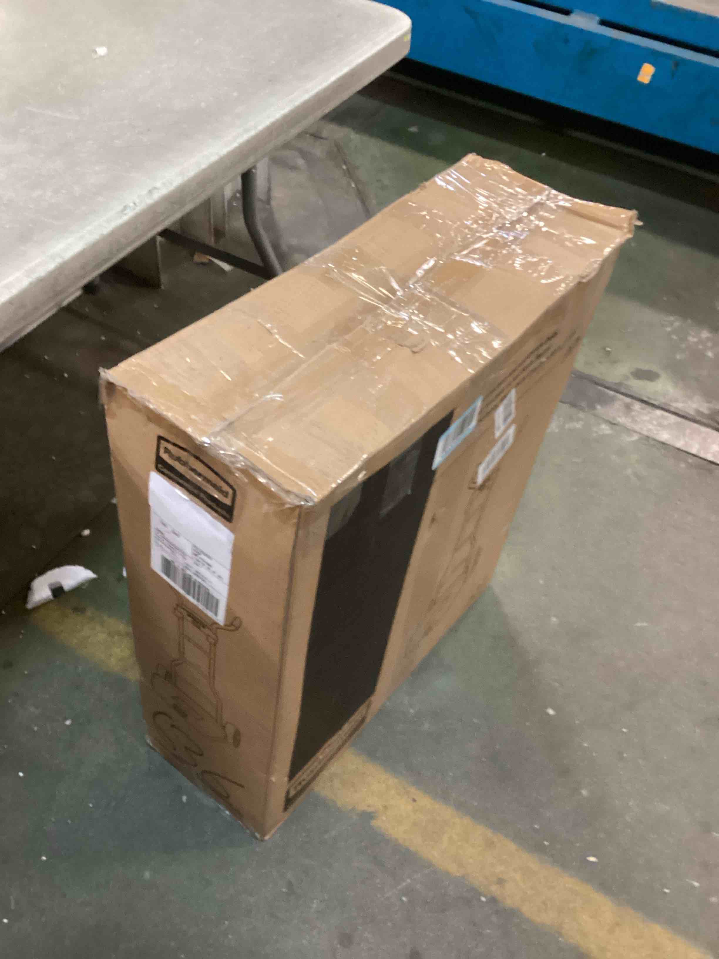 https://s3.amazonaws.com/lotting-images-prod/bidfta/TEA0433980_1729187934846.jpeg