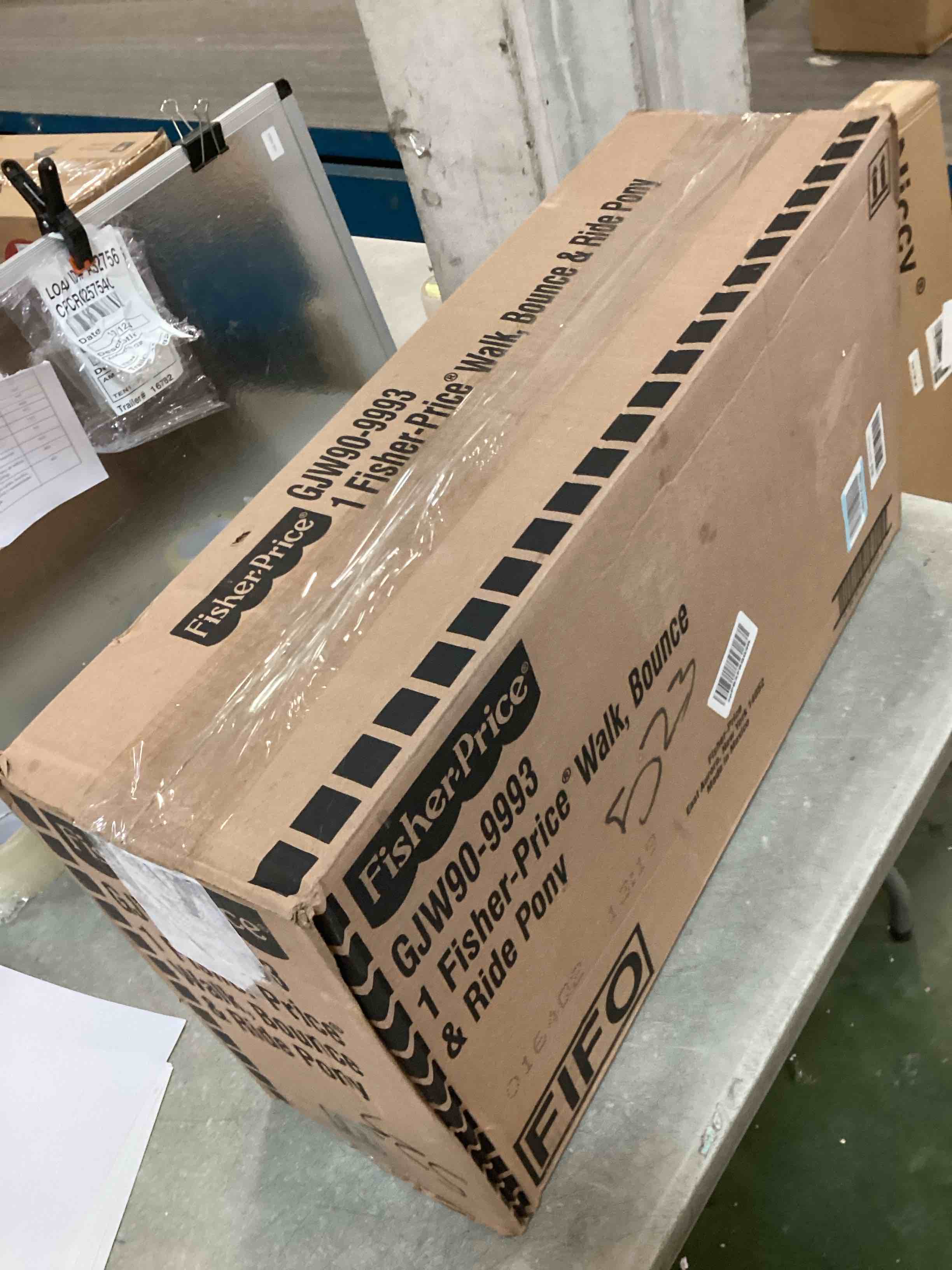 https://s3.amazonaws.com/lotting-images-prod/bidfta/TEA0433992_1729186083779.jpeg