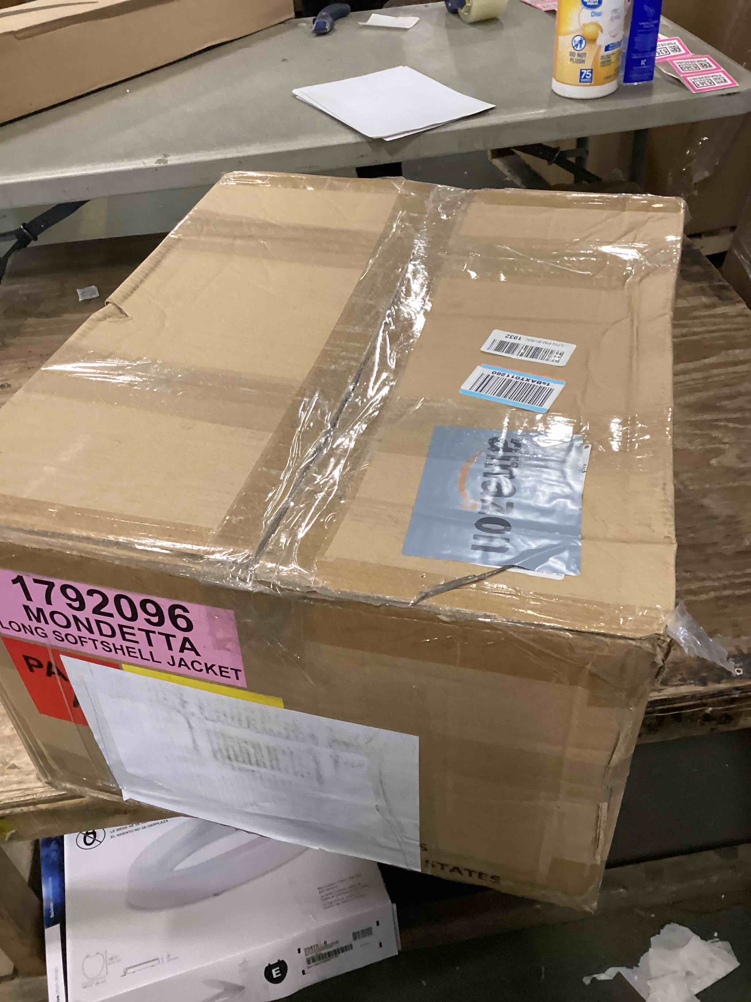 https://s3.amazonaws.com/lotting-images-prod/bidfta/TEA0436051_1730128575555.jpeg