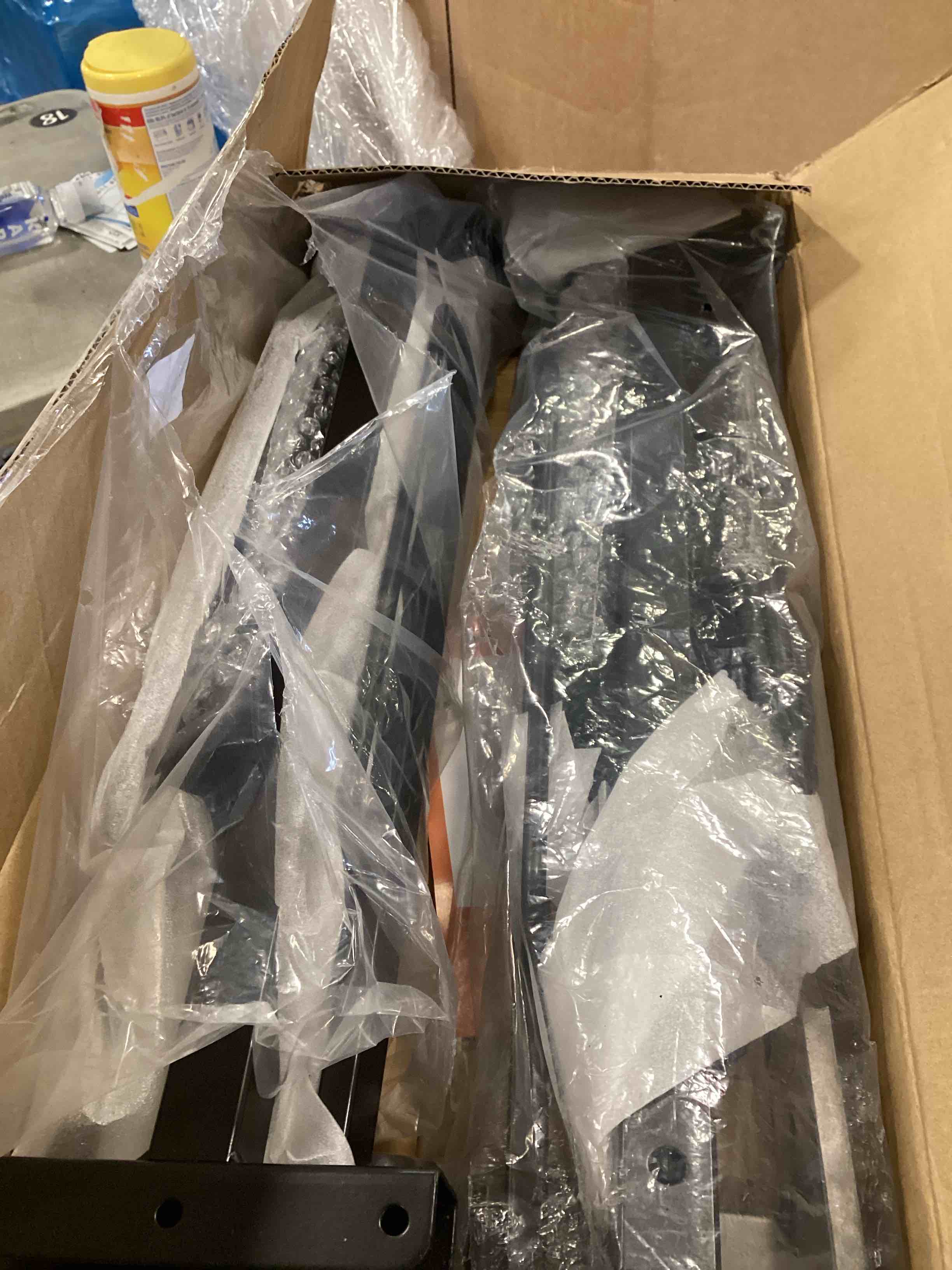 https://s3.amazonaws.com/lotting-images-prod/bidfta/TEA0436192_1729801090611.jpeg