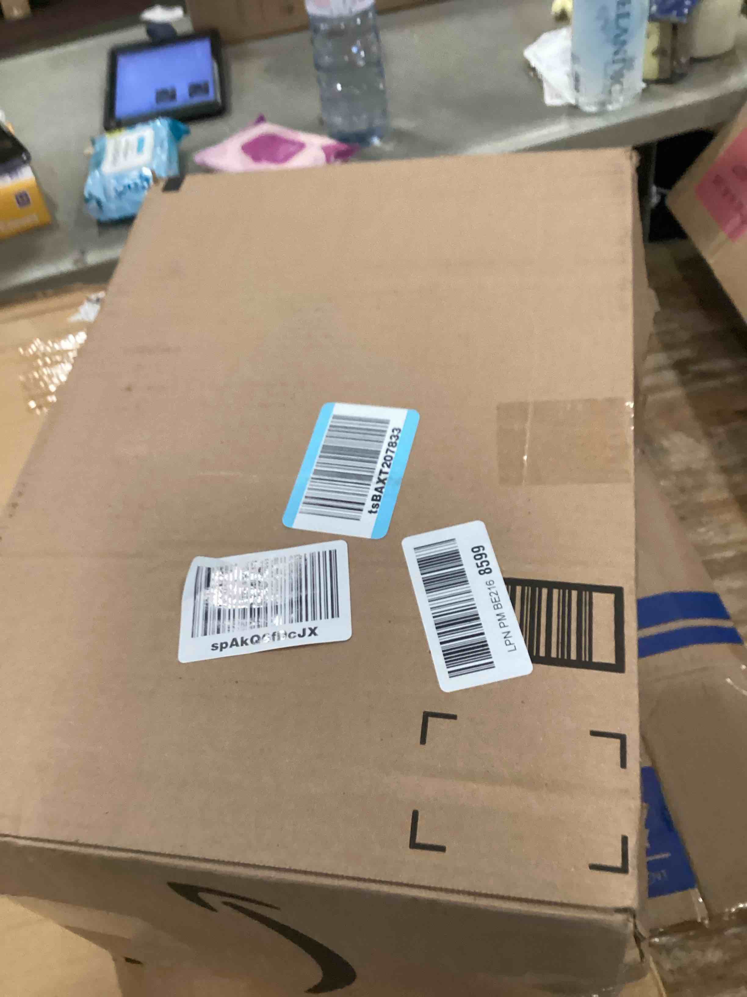 https://s3.amazonaws.com/lotting-images-prod/bidfta/TEA0436592_1729706571195.jpeg