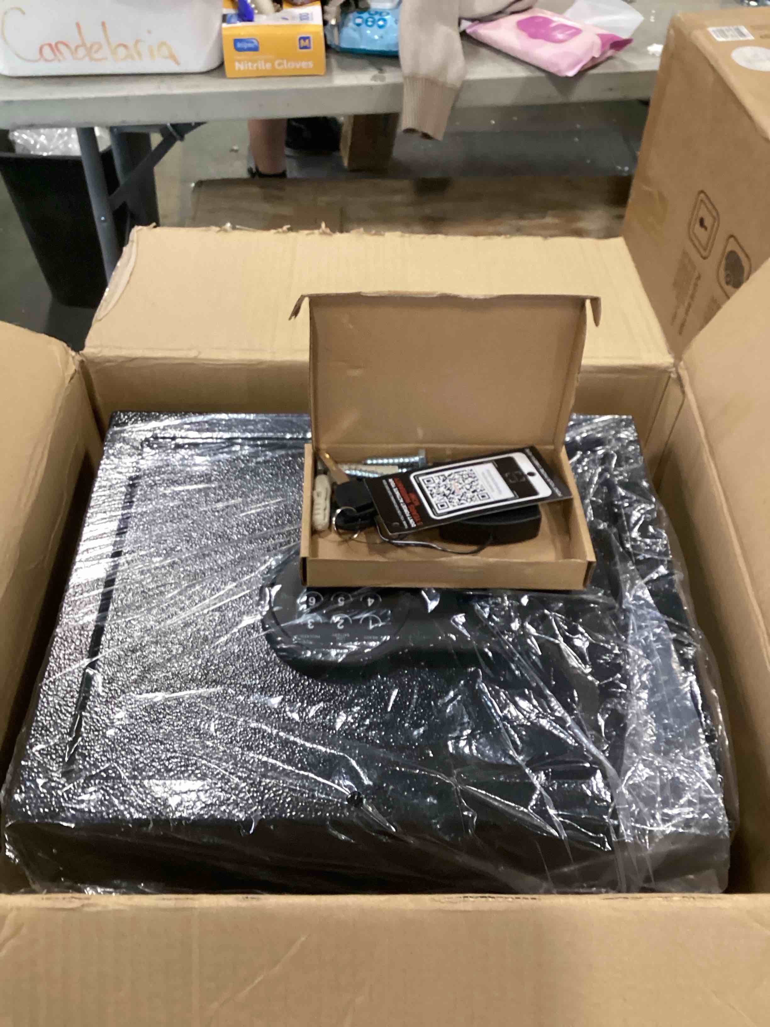 https://s3.amazonaws.com/lotting-images-prod/bidfta/TEA0436638_1729697788204.jpeg