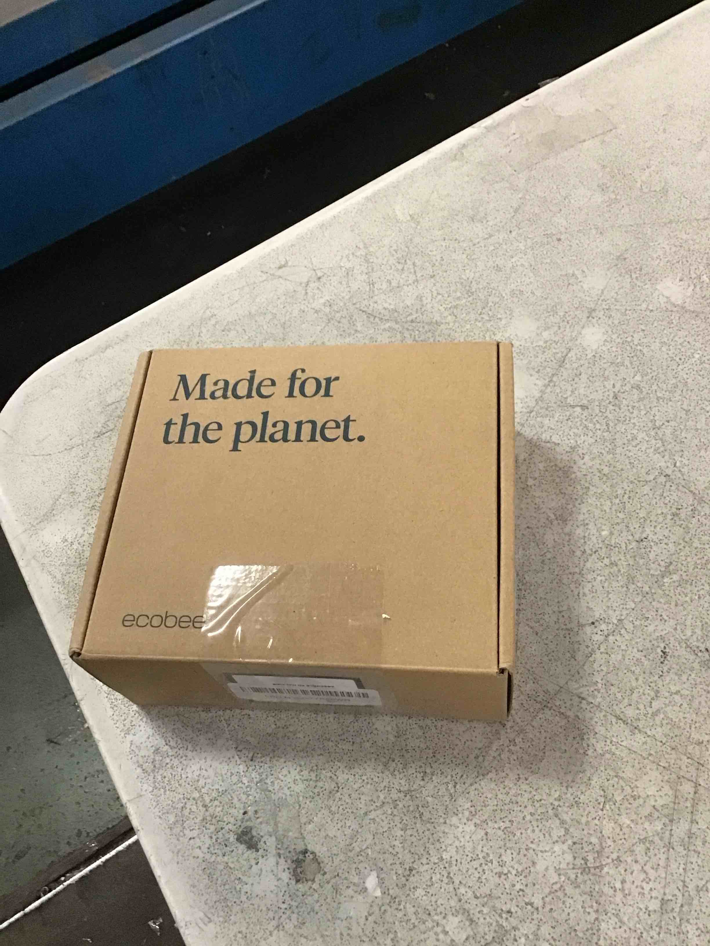 https://s3.amazonaws.com/lotting-images-prod/bidfta/TEA0438115_1732207951064.jpeg