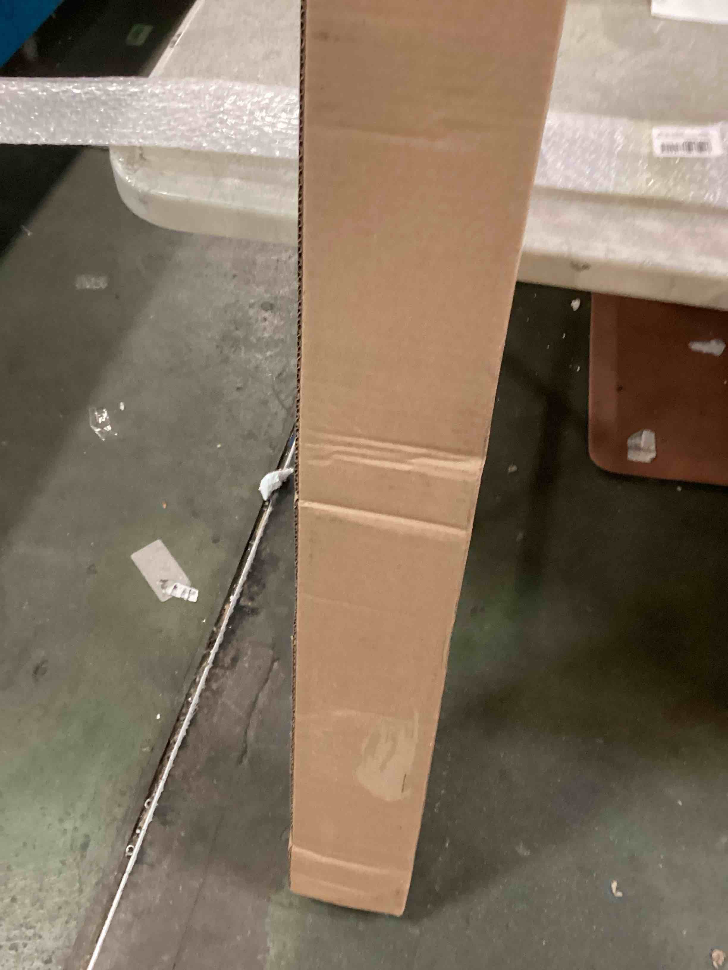 https://s3.amazonaws.com/lotting-images-prod/bidfta/TEA0440127_1731334685406.jpeg