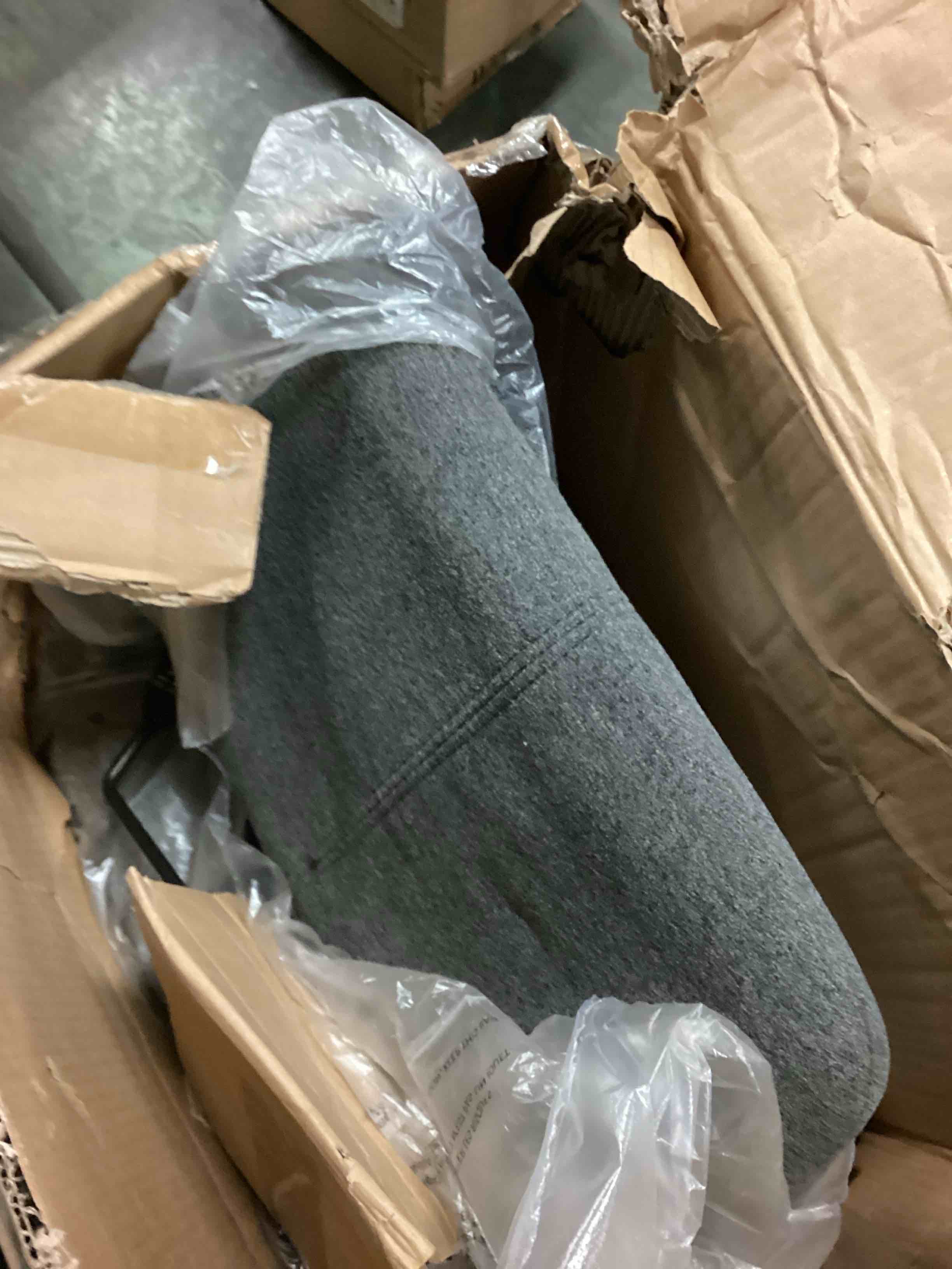 https://s3.amazonaws.com/lotting-images-prod/bidfta/TEA0440185_1731073013922.jpeg