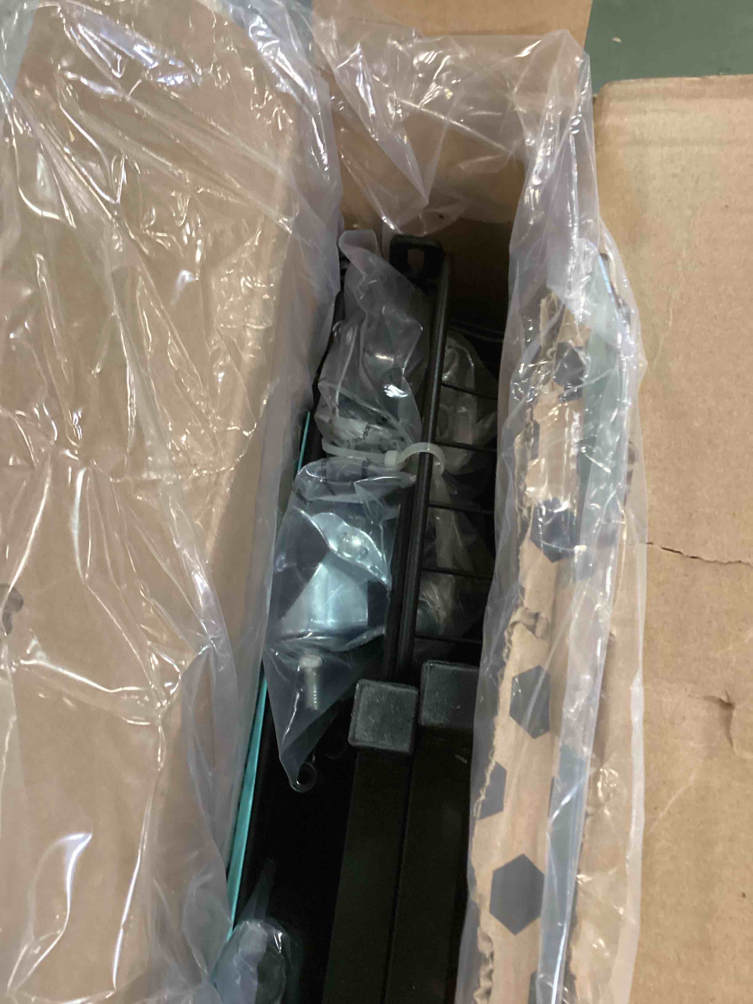 https://s3.amazonaws.com/lotting-images-prod/bidfta/TEA0440869_1730486462720.jpeg